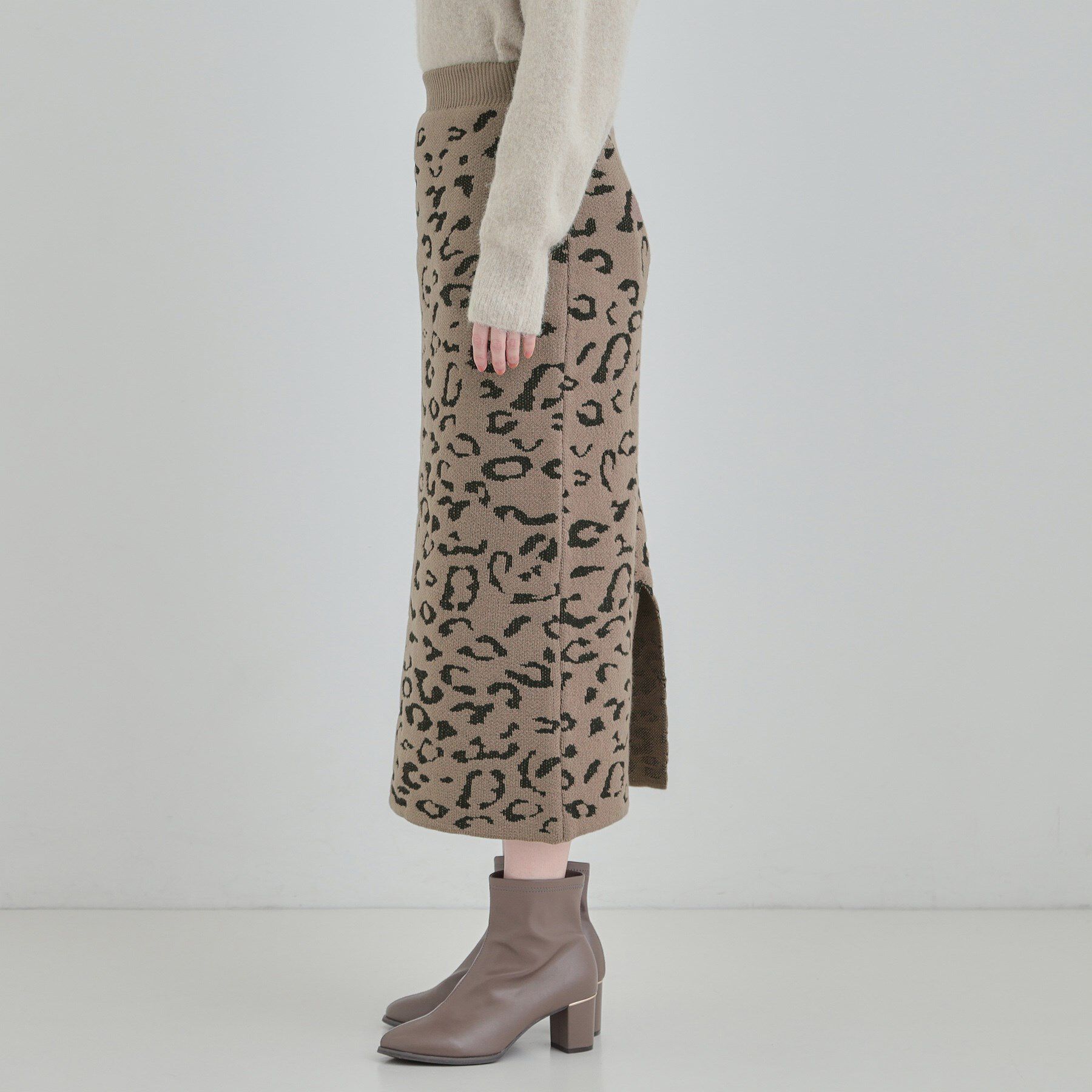 SHOO･LA･RUE「【S-LL】シンプルコーデが惹き立つ レオパード柄ニットナロースカート」|スカート|