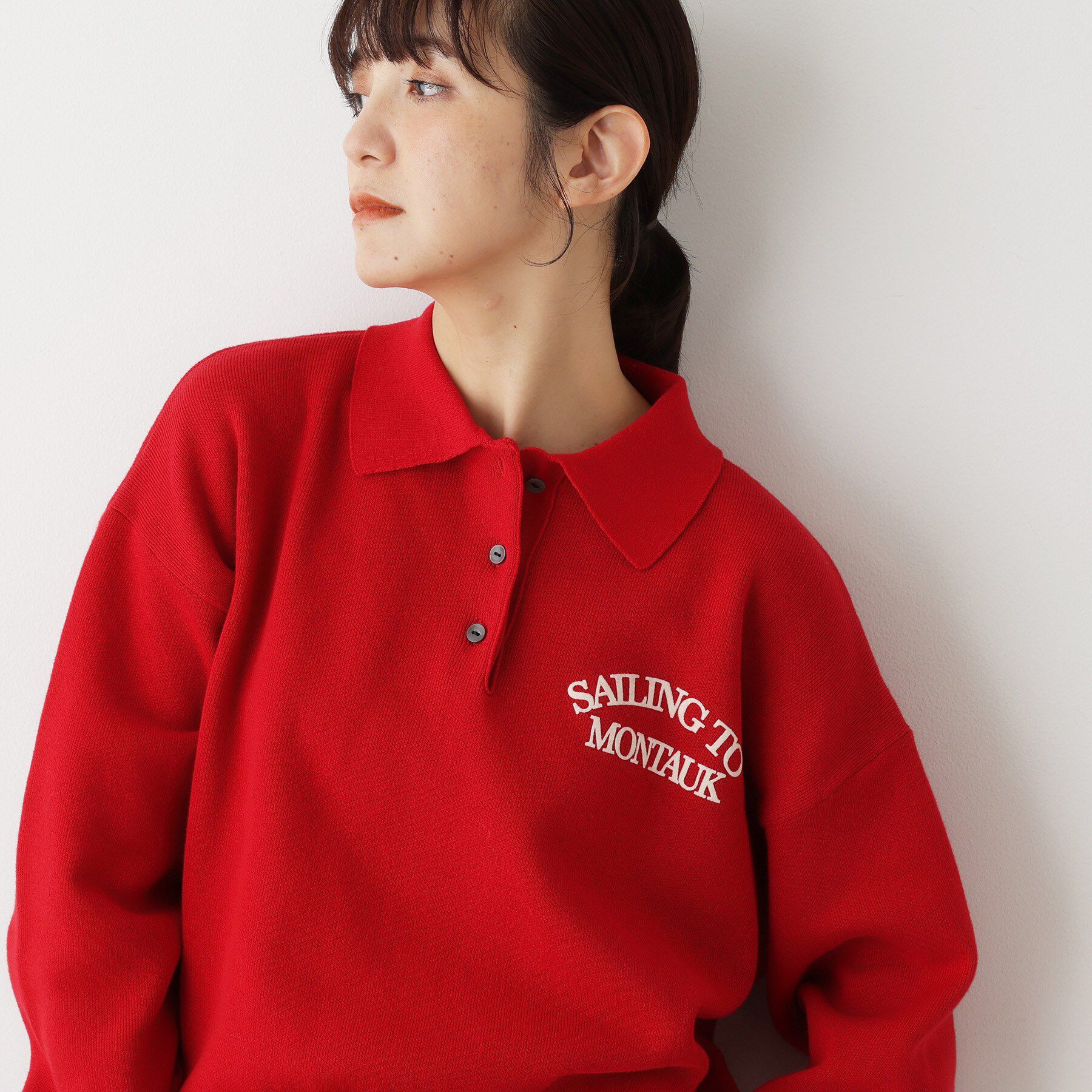 Dessin「【洗える】フロッキーロゴ入り襟付きニット」|ニット・セーター|レッド(063)