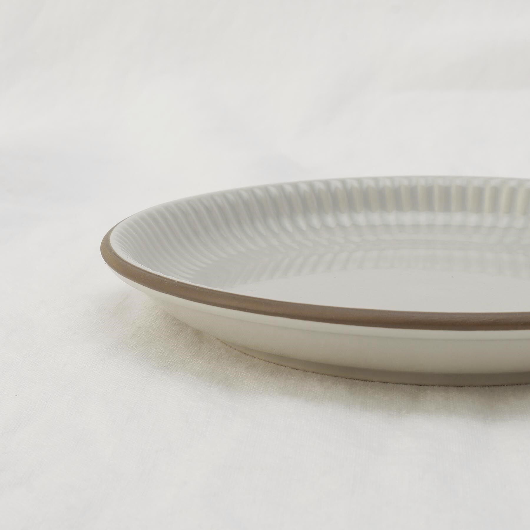 212 KITCHEN STORE「サザンバレー コットンホワイト 17.5cmプレート」|食器・キッチングッズ|