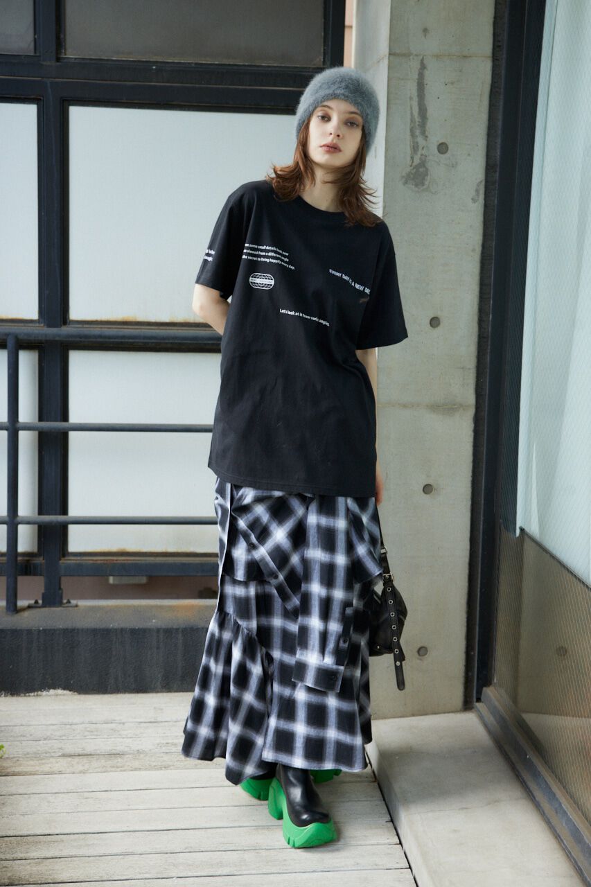 SLY「RANDOM LOGO PRINT Tシャツ」|Tシャツ・カットソー|