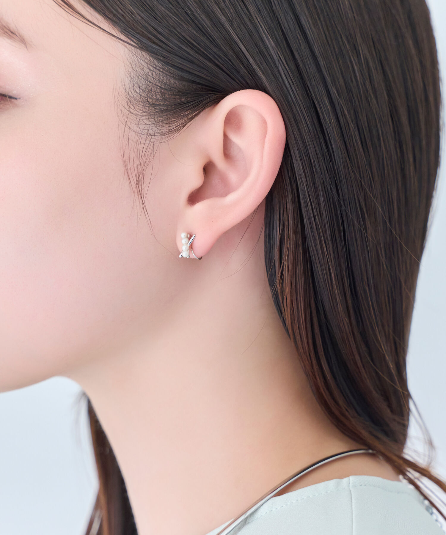 Phoebe「【痛くないシリーズ/金属アレルギー対応】パールクロスライトフィットイヤリング　シルバー」|イヤリング|