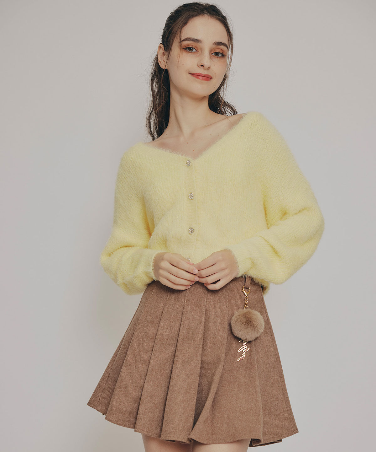 REDYAZEL「フェザーヤーンビジューボタンカーディガン」|カーディガン|