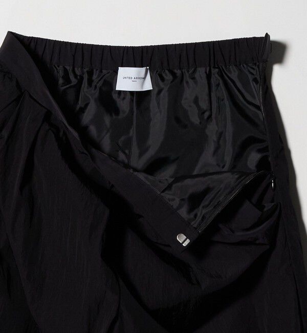 UNITED ARROWS「アシンメトリー タック ワイドパンツ はっ水 ウォッシャブル」|チノ|