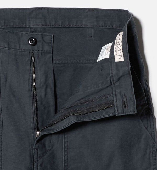 BEAUTY&YOUTH UNITED ARROWS「バック サテン ベイカー パンツ」|チノ|