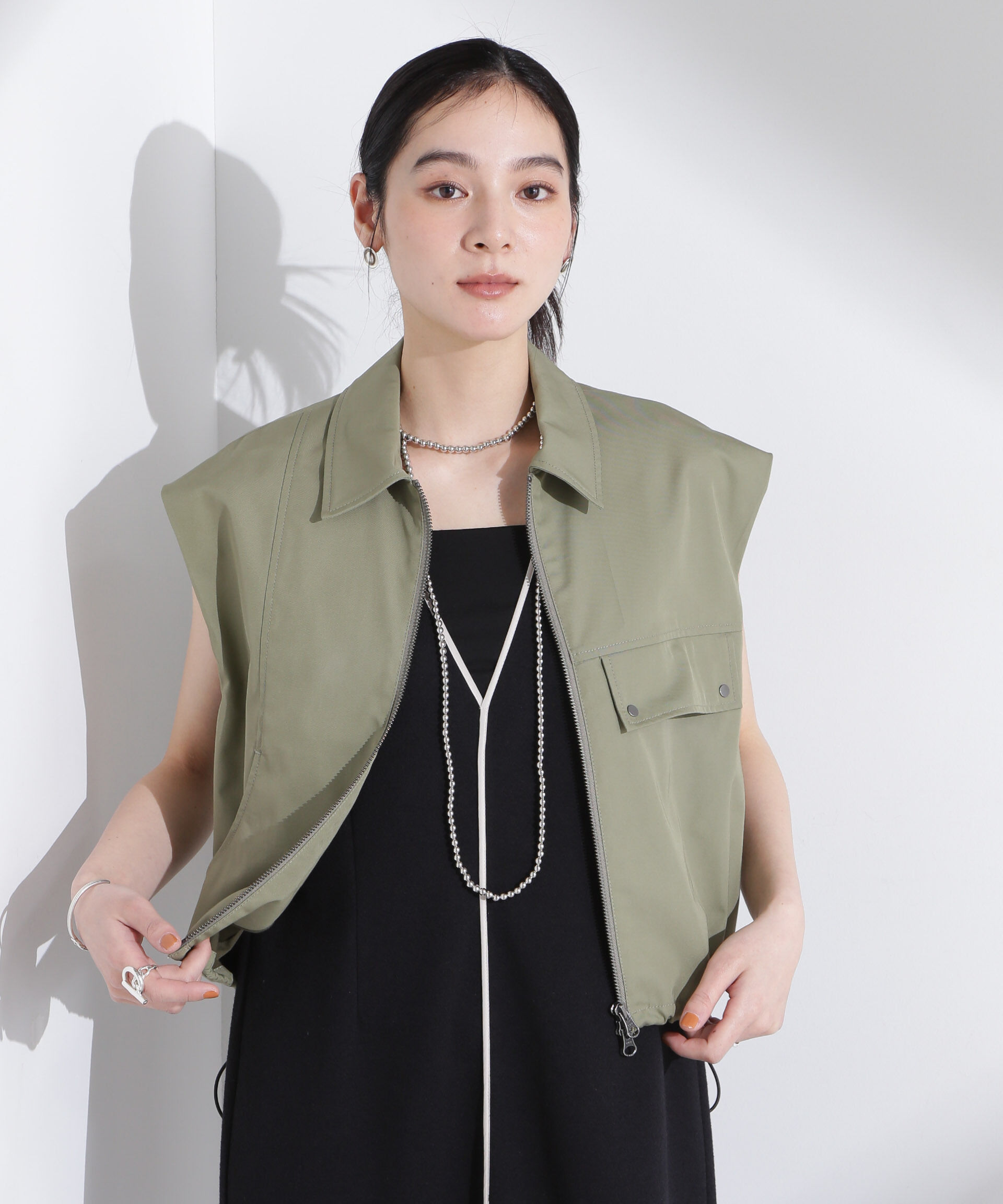 nano･universe「コンパクトギャバドロストジップベスト」|テーラードジャケット|カーキ