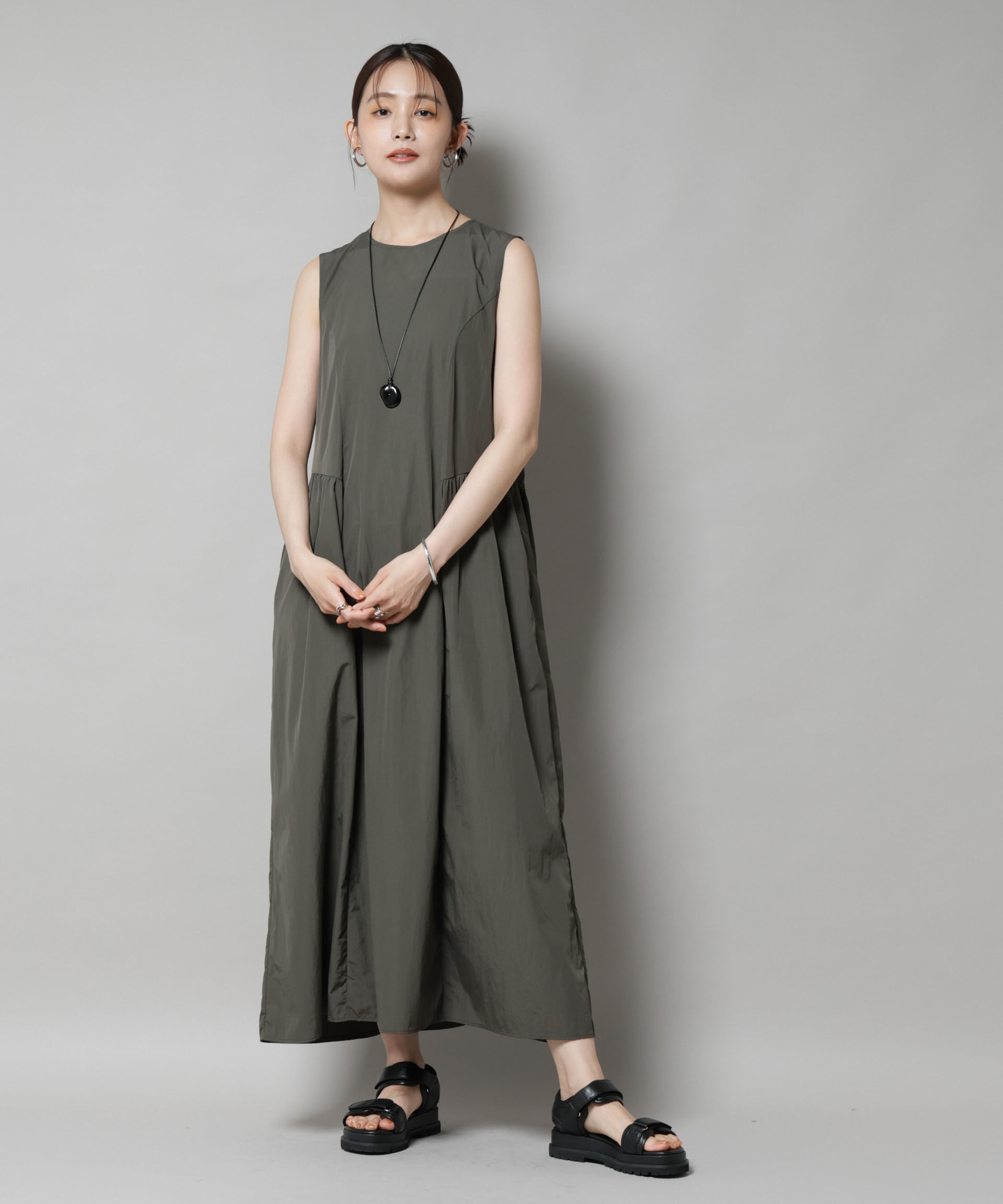 nano･universe「サイドギャザーナイロンワンピース」|ワンピース|