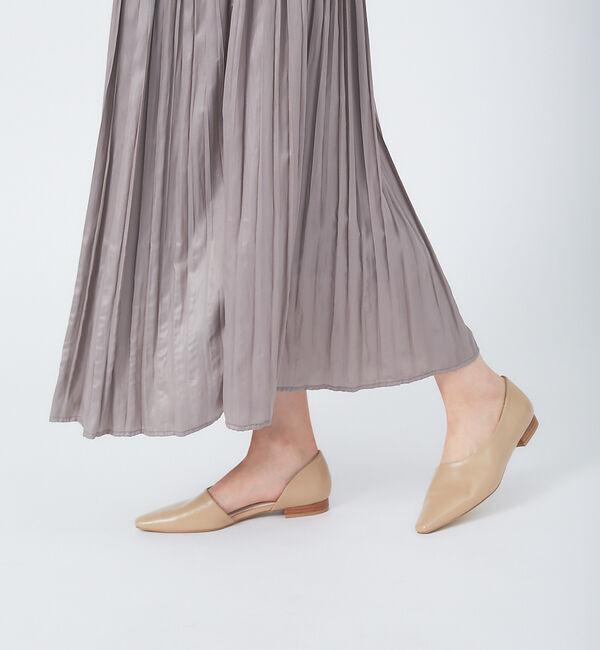 AU BANNISTER「【LAROUTE】サイドオープン フラットパンプス」|パンプス|ベージュ