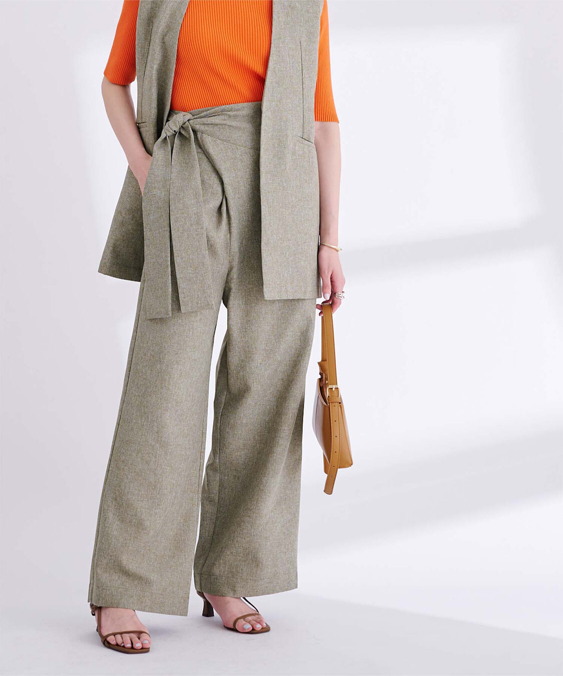 ur's「リネンライクハイウエストラップワイドパンツ」|スラックス|サンドベージュ