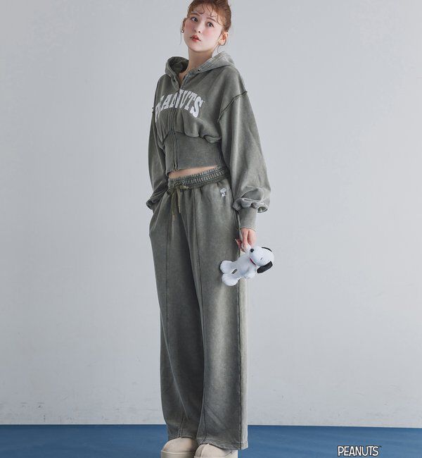  「【PEANUTSコラボ】スヌーピー刺繍入りパーカー」|パーカー|
