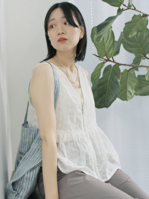 Samansa Mos2 blue「カットワークレースベスト」|シャツ・ブラウス|