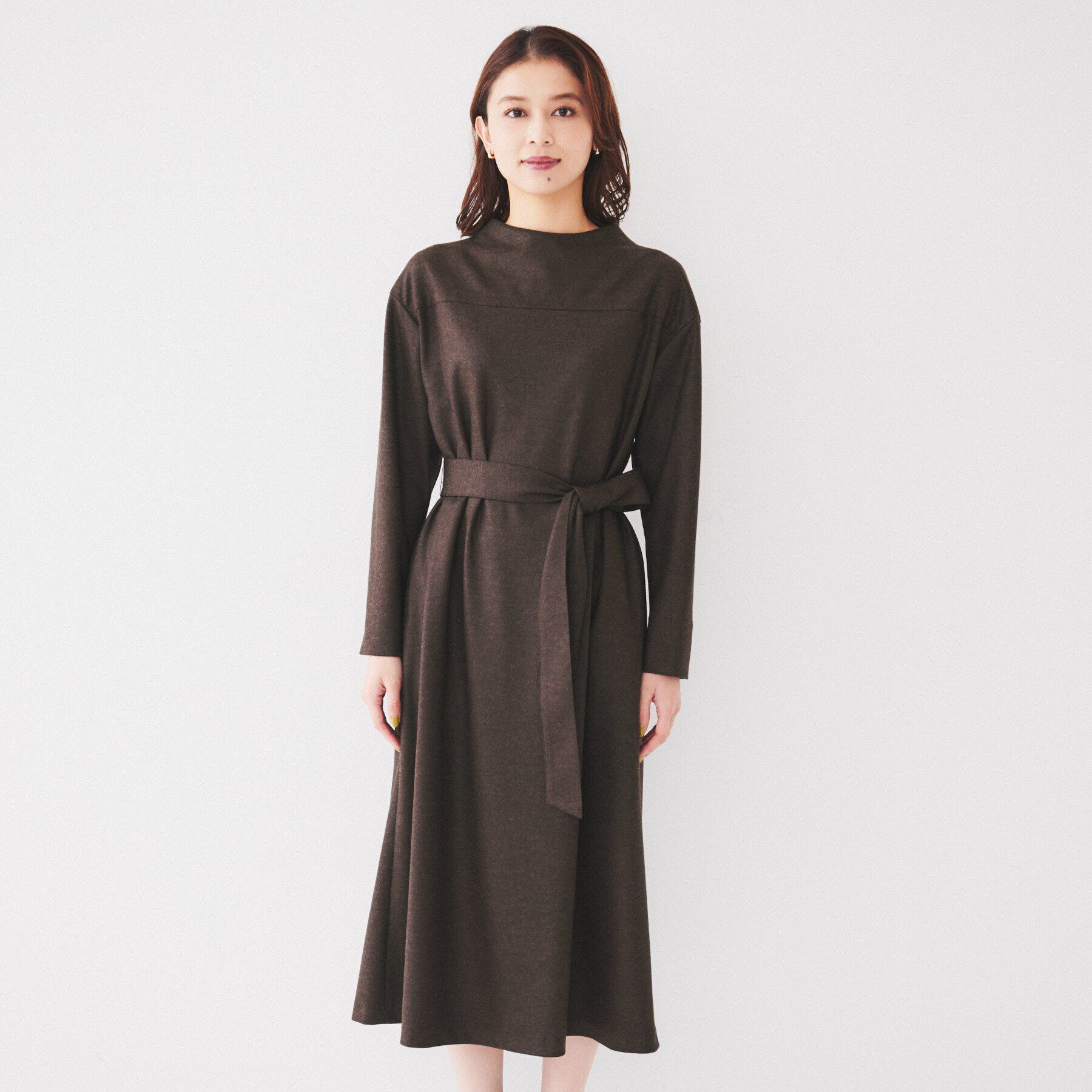 UNTITLED「【ポケットあり/きれいめ】ベルト付きモックネックワンピース」|ワンピース|