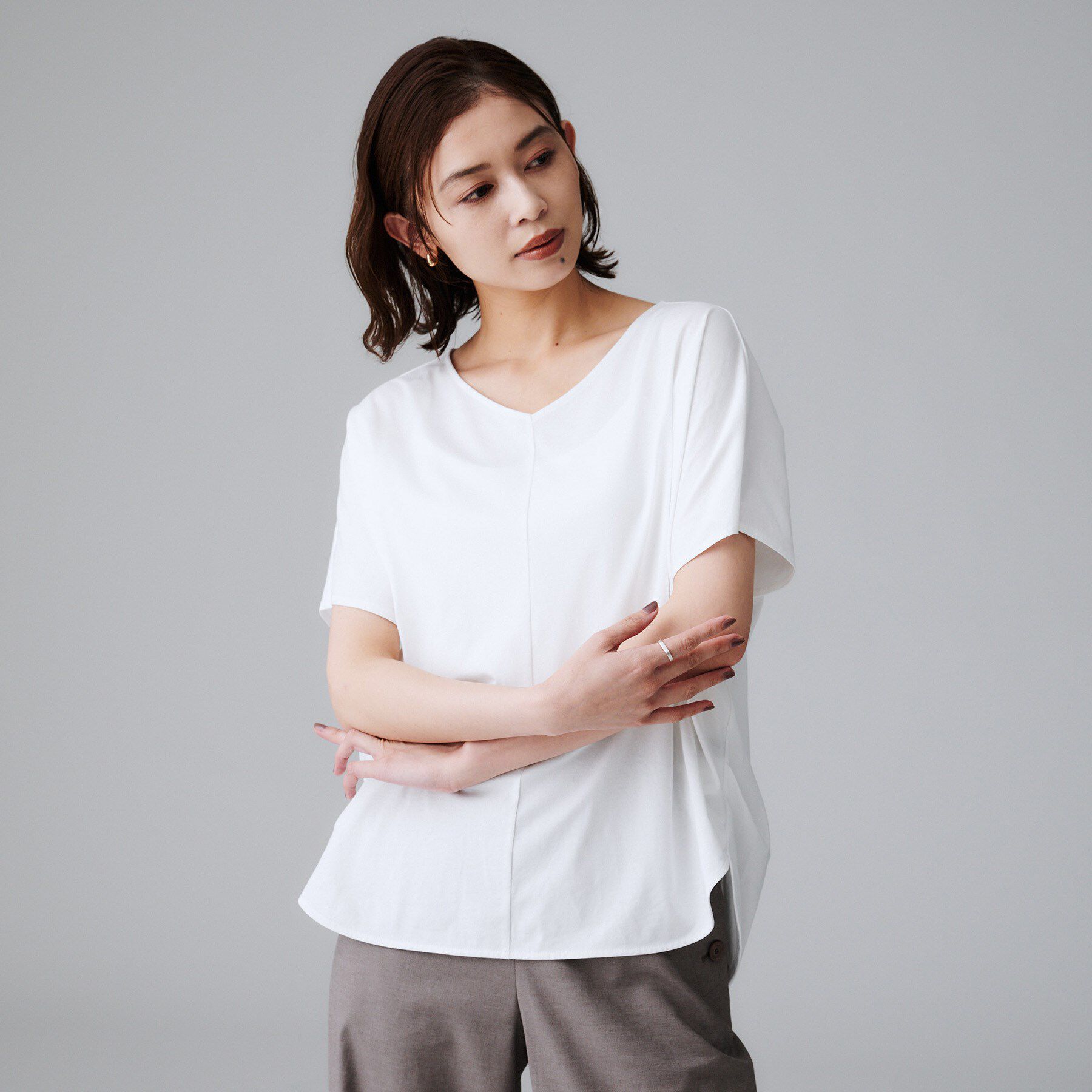 UNTITLED「【接触冷感/洗える】Vネックコットンプルオーバー」|Tシャツ・カットソー|