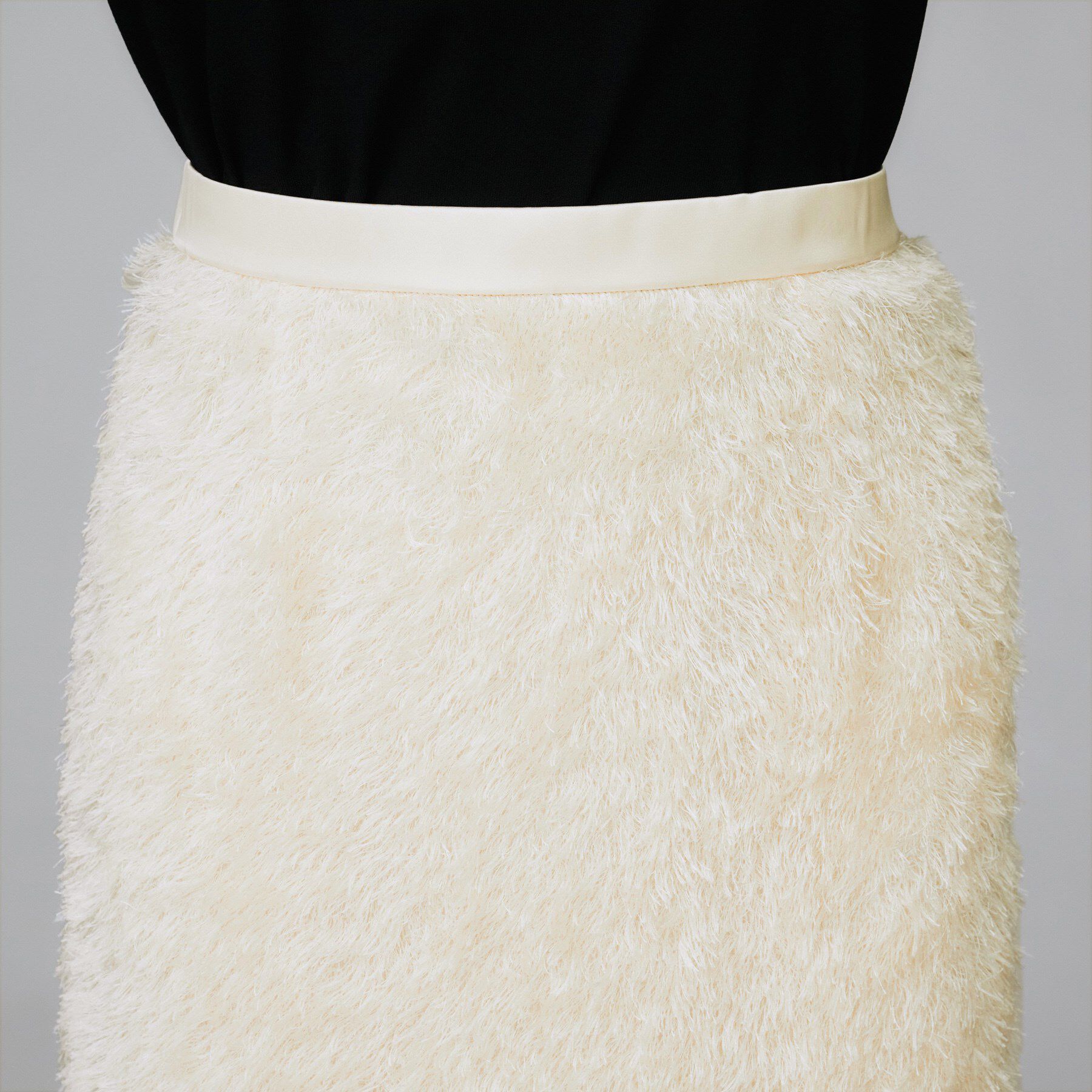 UNTITLED「【後ろウエストゴム/洗える/タイト】シャギーナロースカート」|スカート|