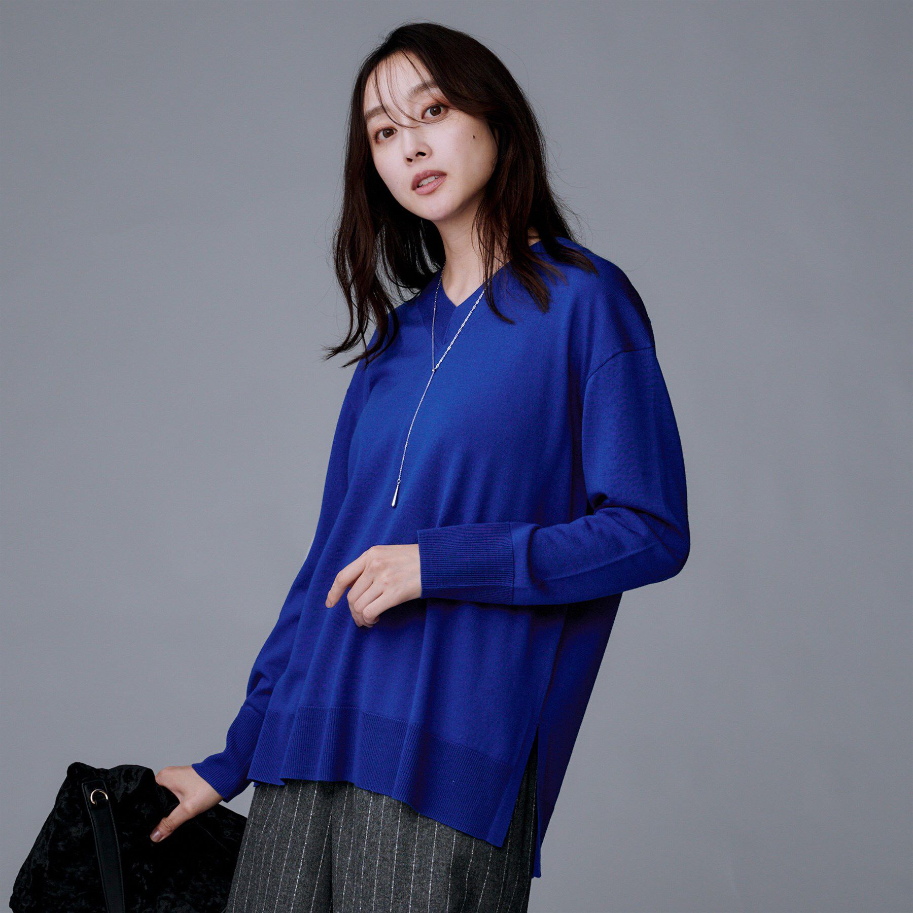 UNTITLED「【洗える/薄手/ウール100%】Vネックロングウールニット」|ニット・セーター|