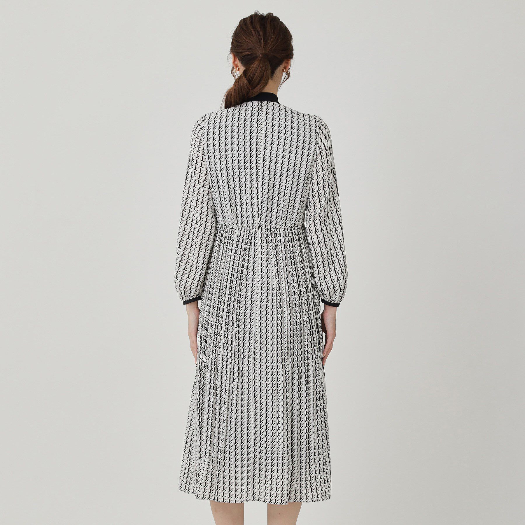 COUP DE CHANCE「【ボウ取外し可】幾何柄プリーツワンピース」|ワンピース|