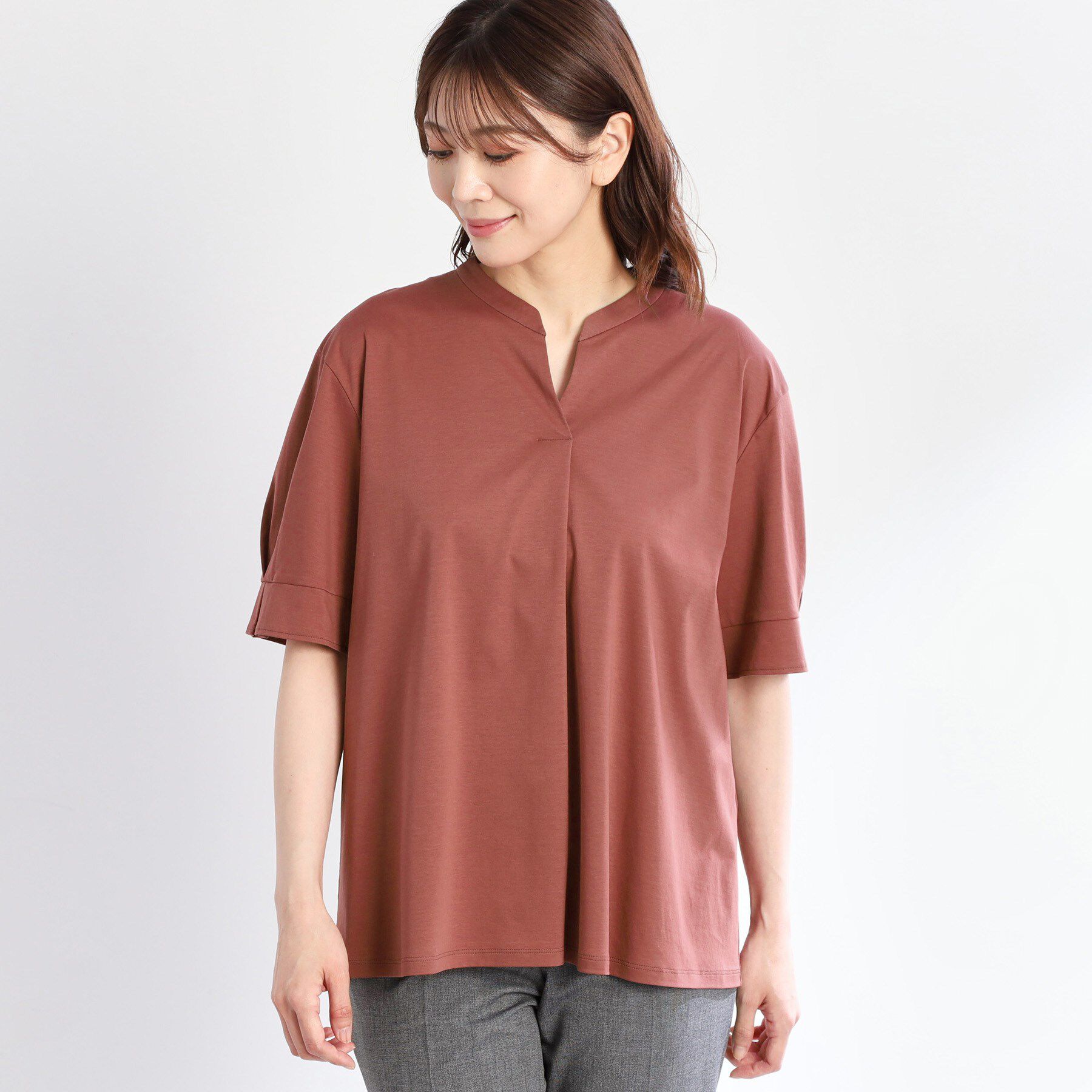 Reflect「【すっきり見え！長め丈／マシンウォッシュ可】スキッパーネックジャージトップス」|Tシャツ・カットソー|