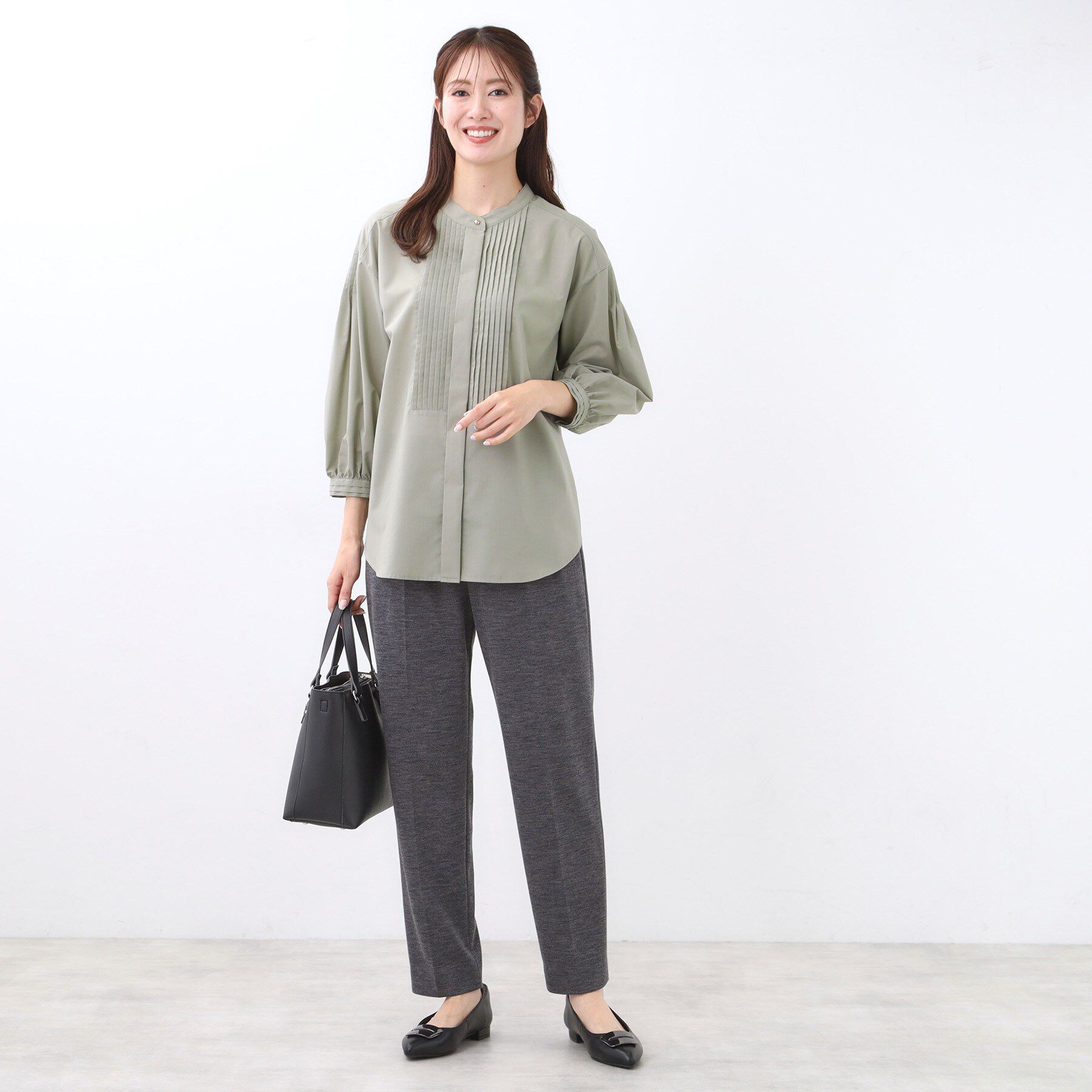 Reflect「【程よいゆとり感／体型カバー】ピンタックデザインシャンブレーブラウス」|シャツ・ブラウス|