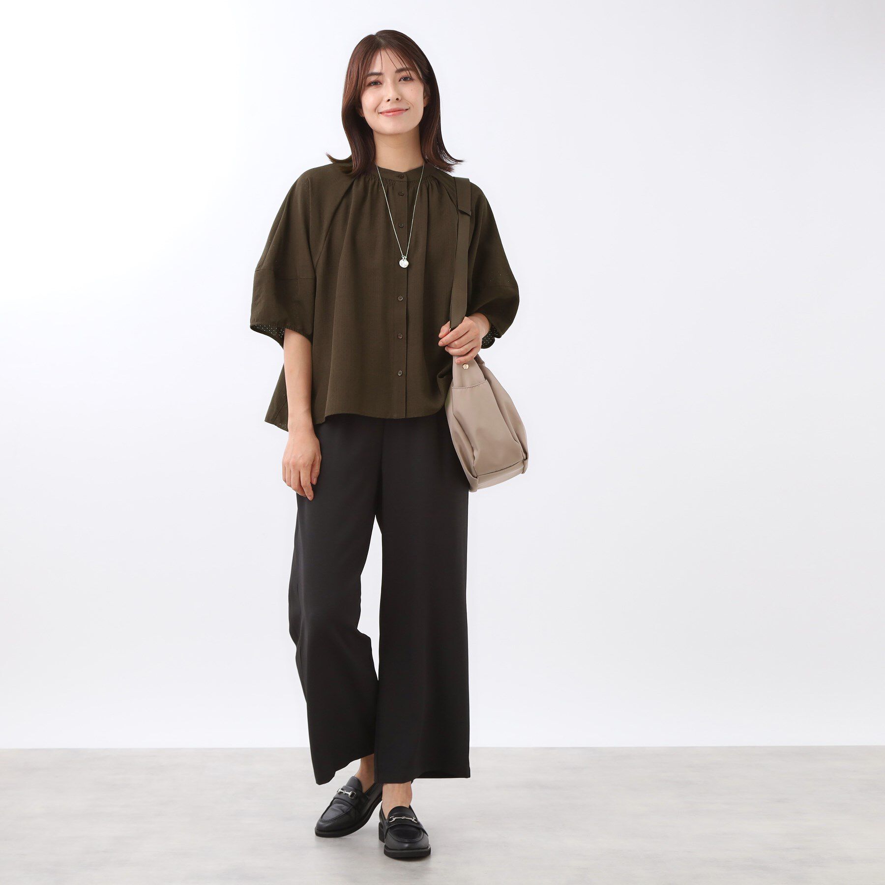 Reflect「【体型カバー／ゆったり着られる◎】バンドカラー七分袖ブラウス」|シャツ・ブラウス|