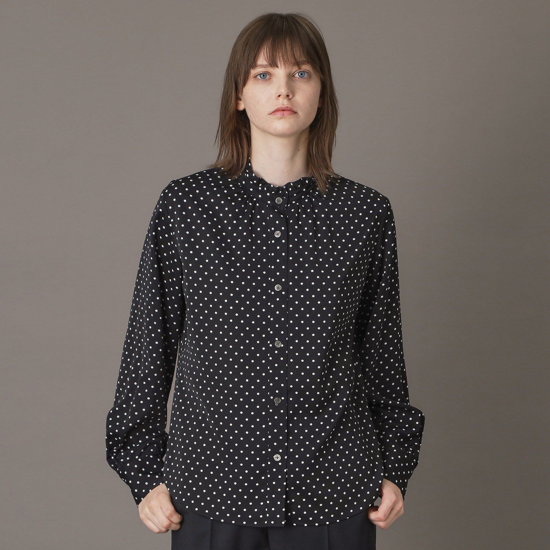 DRESSTERIOR「ドットスタンドフリルネックブラウス」|シャツ・ブラウス|