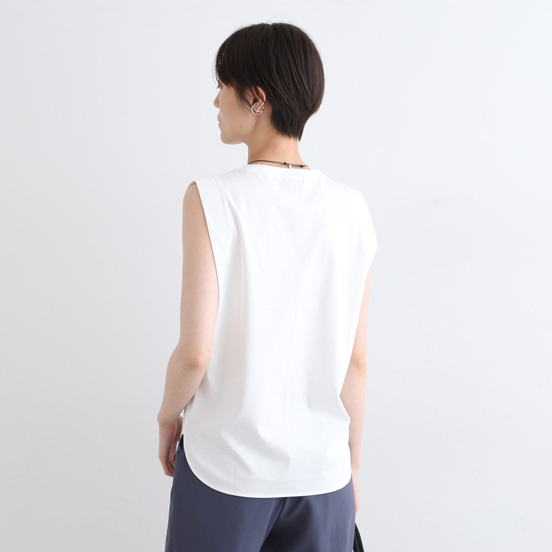 INDIVI「【洗える】タックデザインノースリーブTシャツ」|Tシャツ・カットソー|