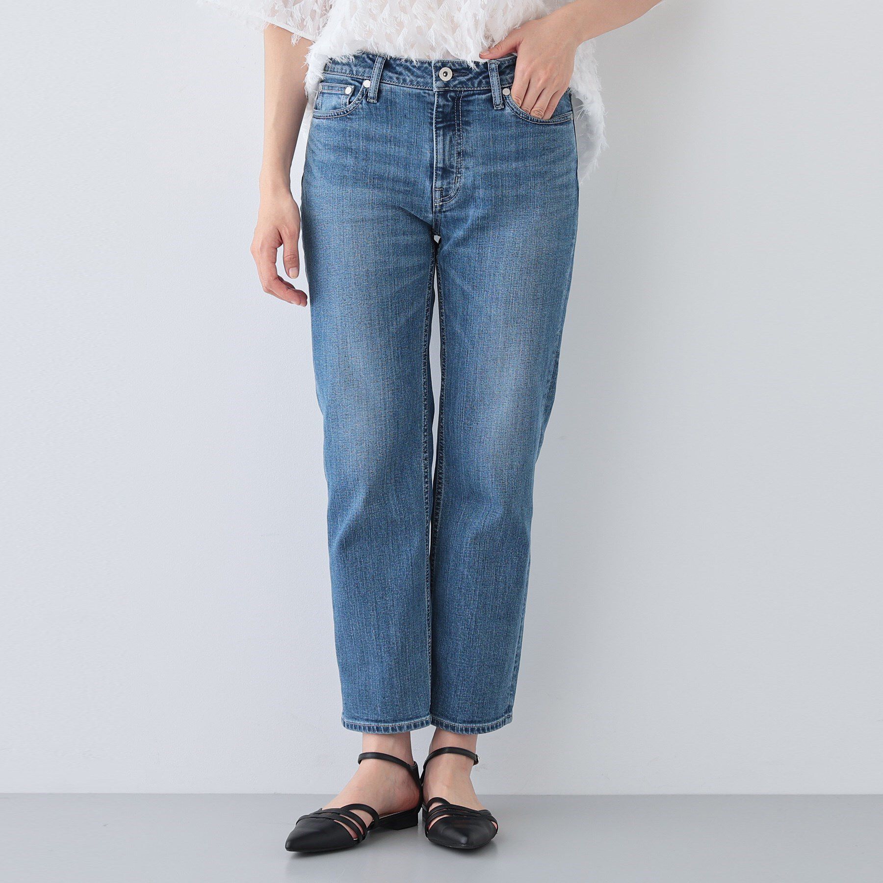 INDIVI「【春の新色登場！褒められデニム】スリムストレート デニムパンツ」|デニム|