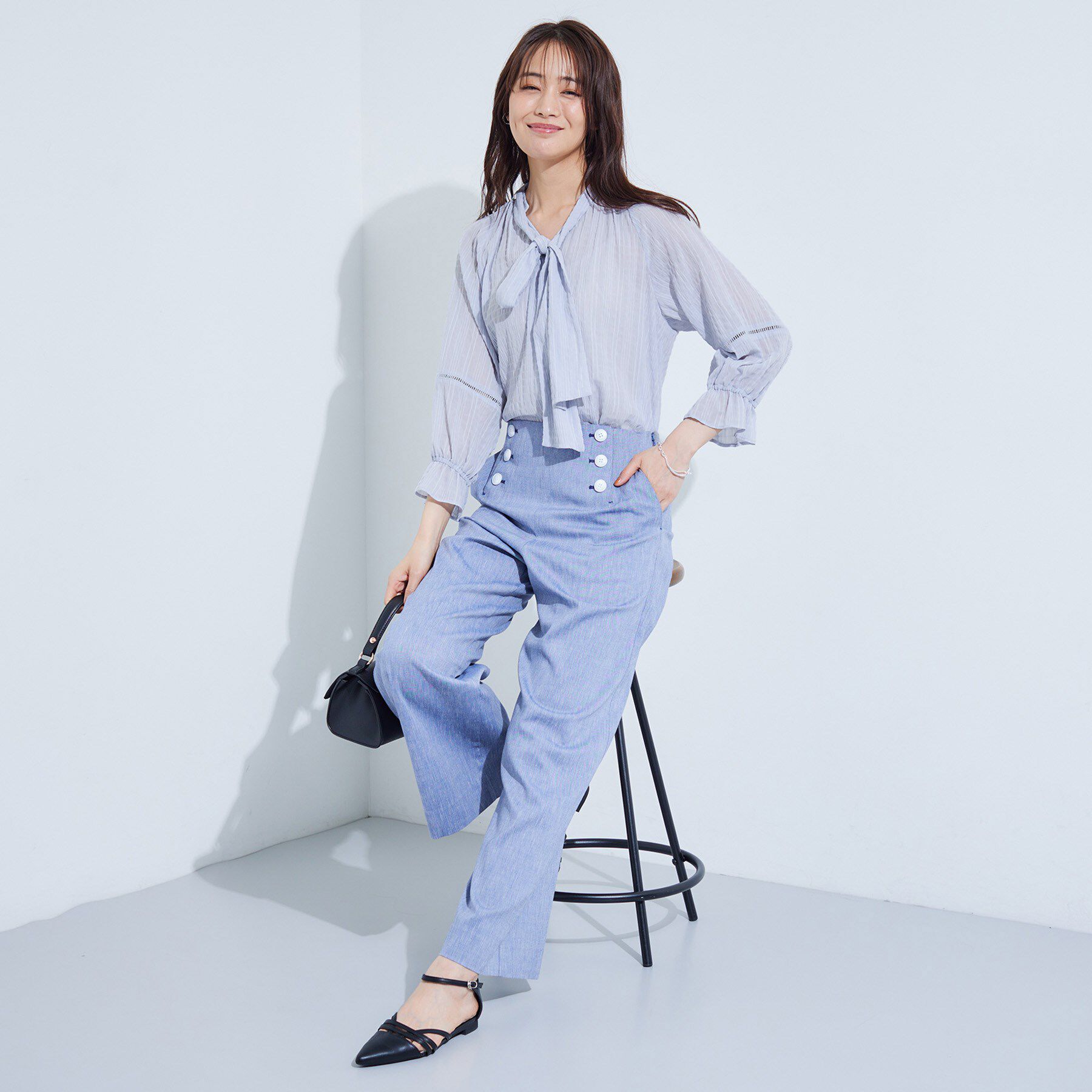 INDIVI「【洗える／シャーリング素材】ボリューム袖エアリーブラウス」|シャツ・ブラウス|