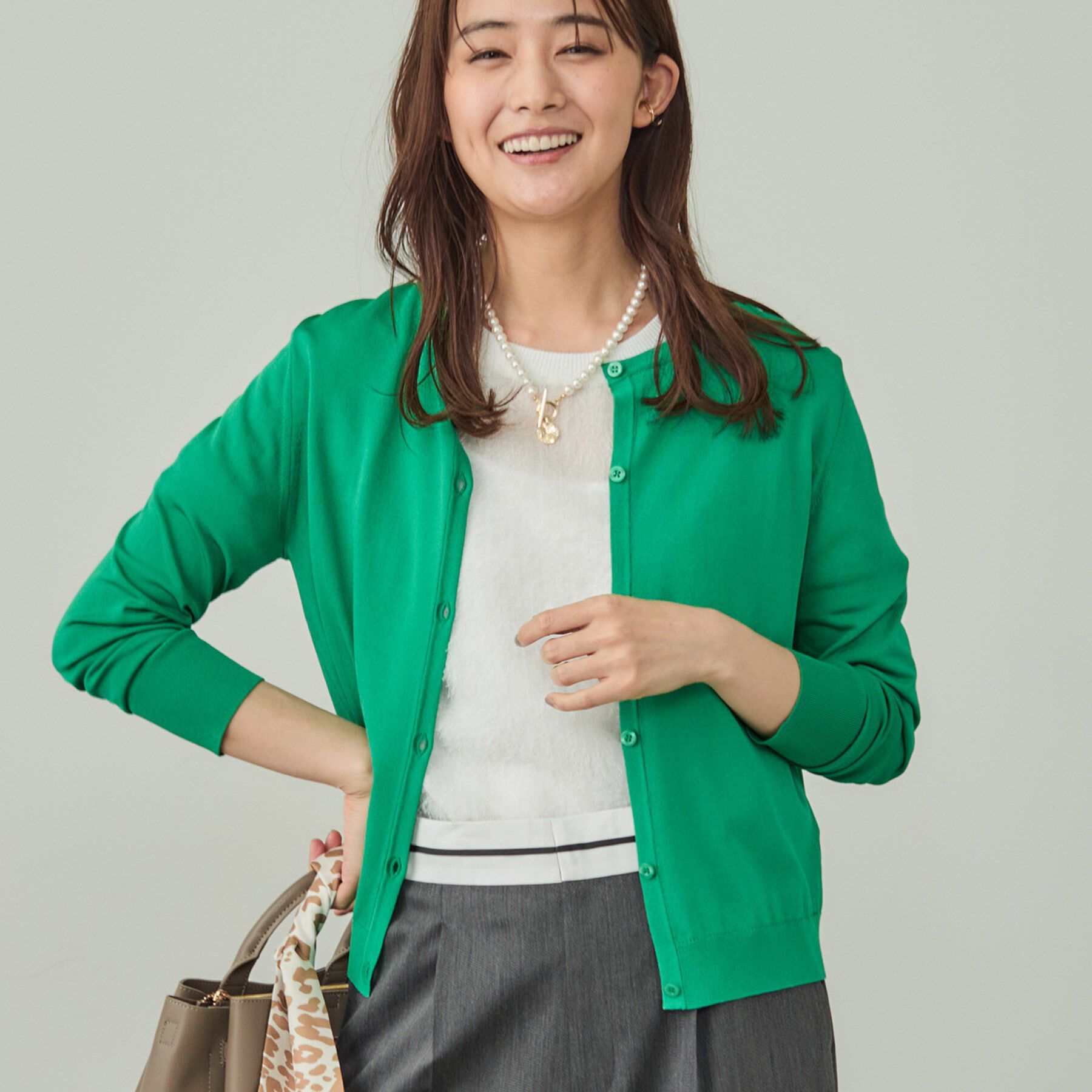 INDIVI「【通年活躍！／アンサンブル可能】クルーネックカーディガン」|カーディガン|グリーン(023)