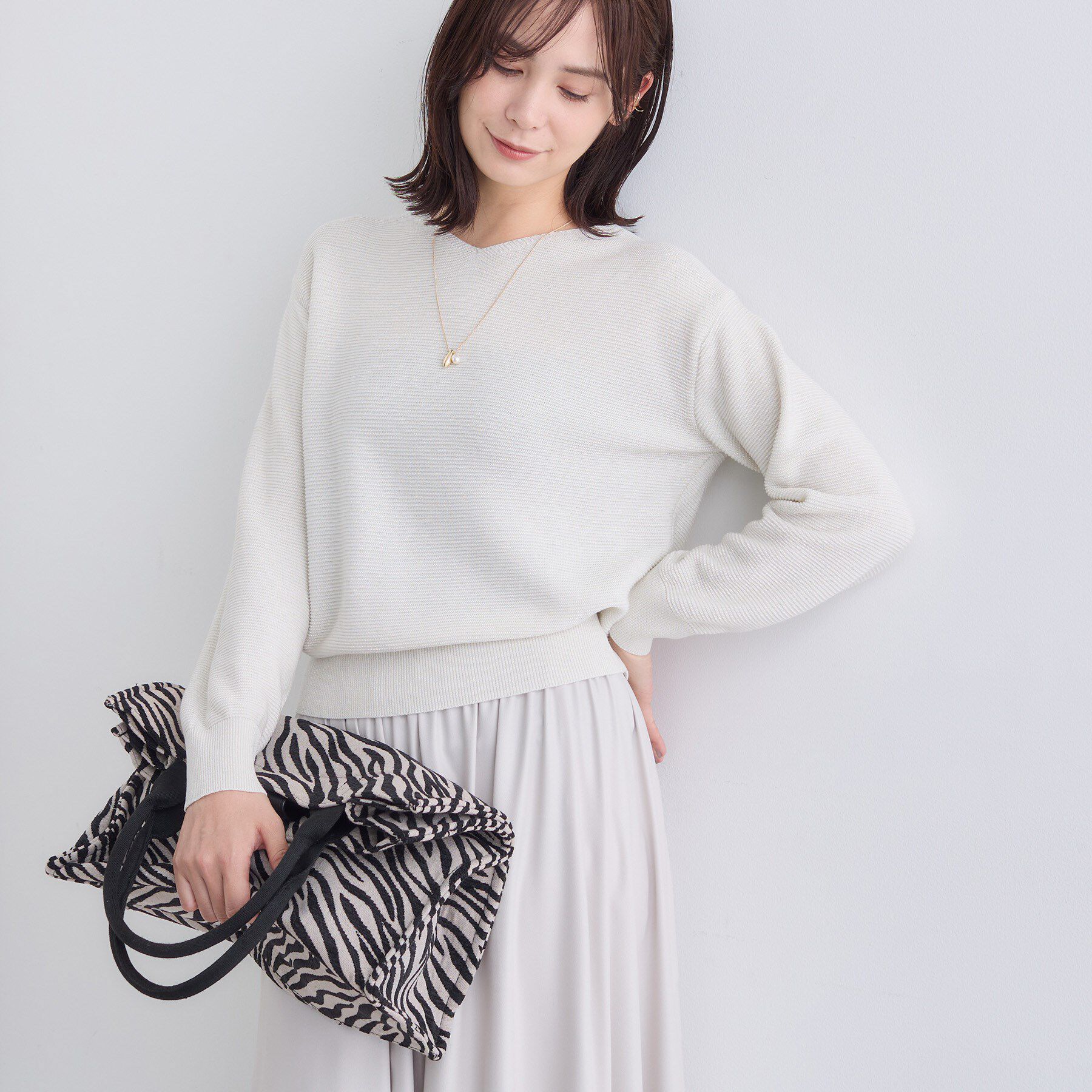 INDIVI「【ウール混ラメ素材】Vネック煌めきニット」|ニット・セーター|