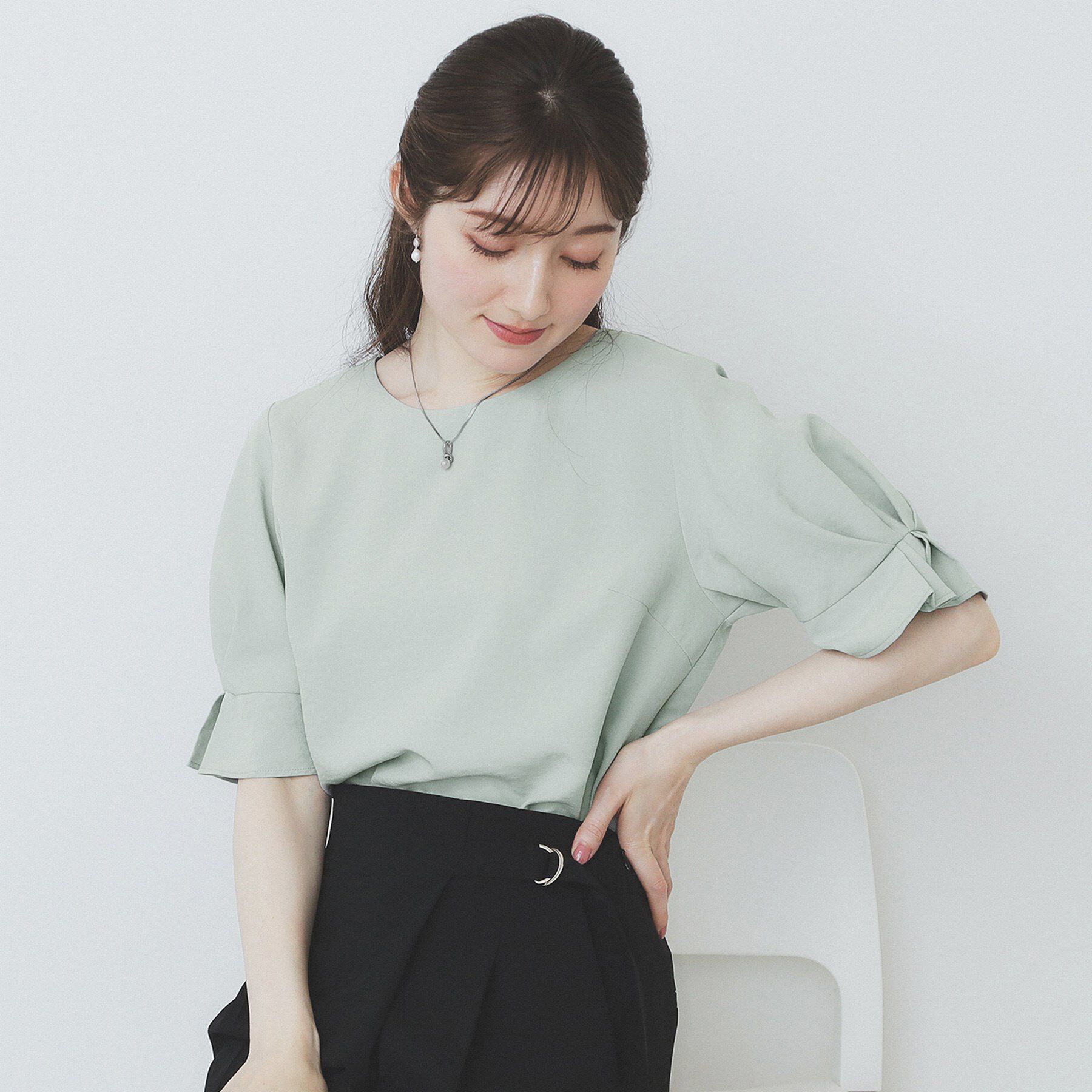index「《8色展開/XS-LLサイズ》タックパフスリーブブラウス【洗濯機洗い可/吸水速乾/防シワ/抗ピル】」|シャツ・ブラウス|ミントグリーン(02