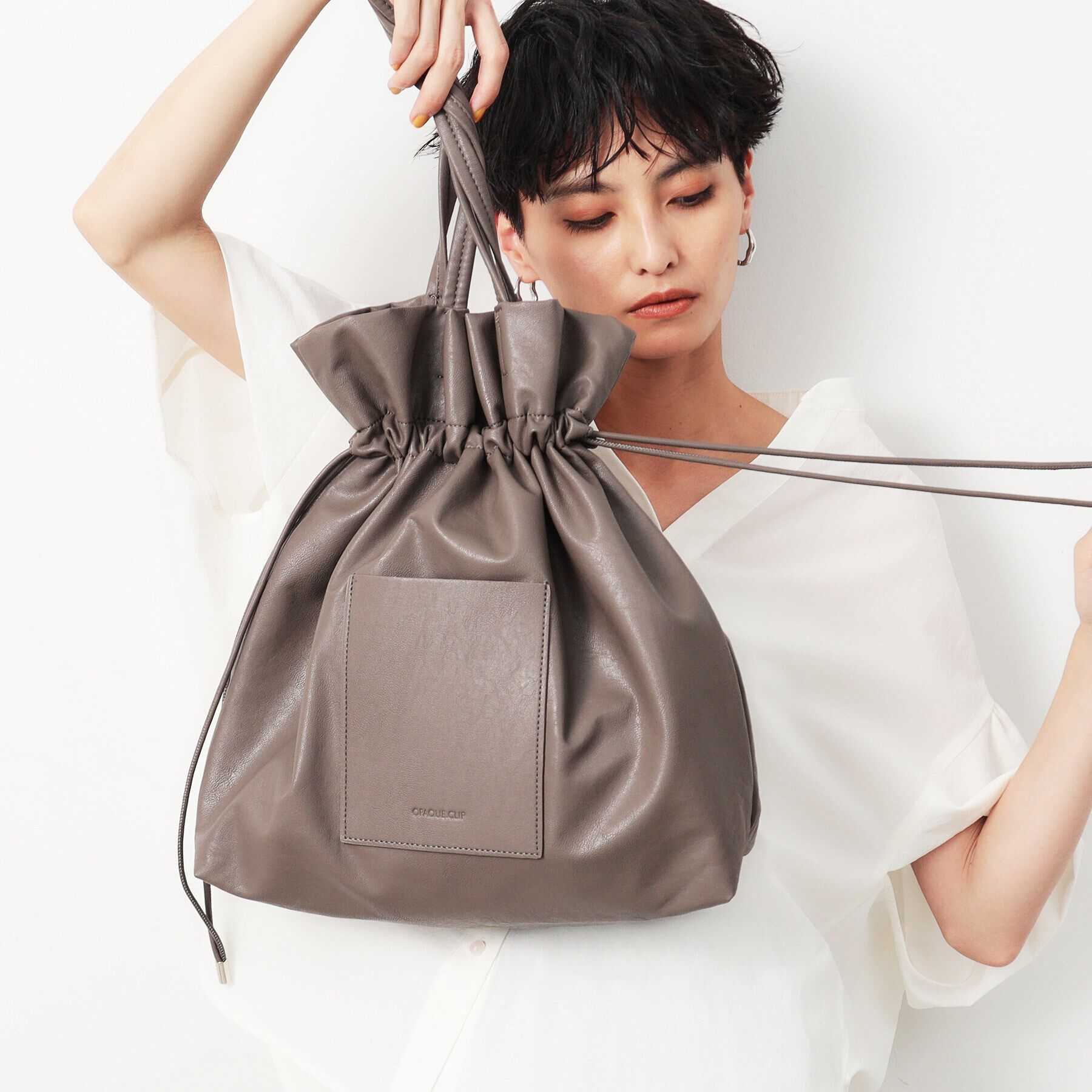 OPAQUE.CLIP「【A4サイズ対応】ソフト合皮巾着ドローストリングトートバッグ」|トートバッグ|