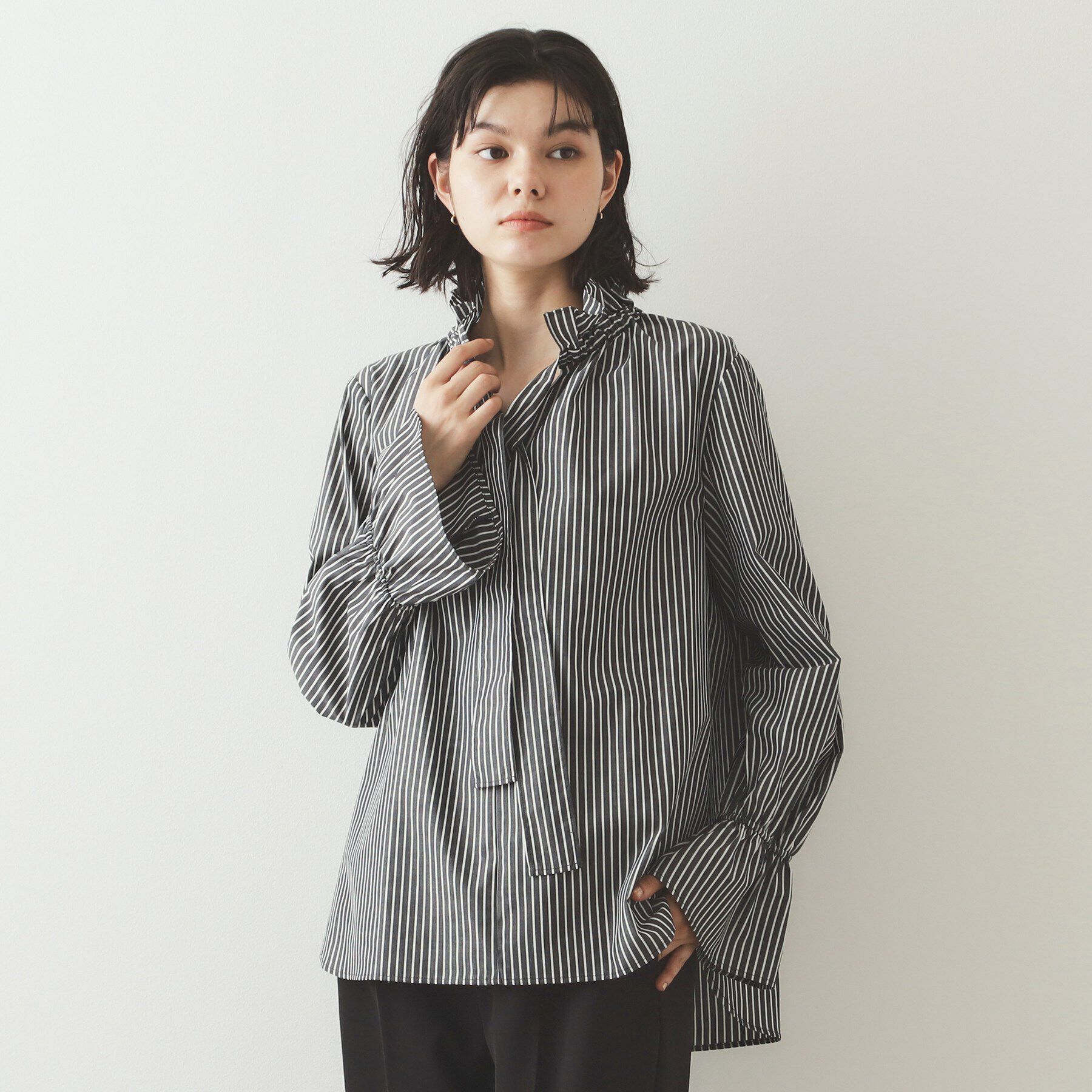 OPAQUE.CLIP「ボウタイフリルブラウス【洗濯機洗い可】」|シャツ・ブラウス|ブラック(319)