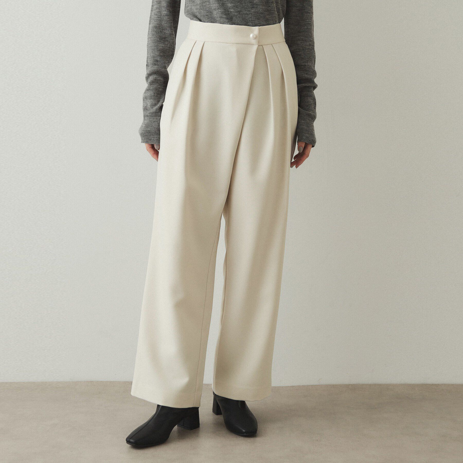 OPAQUE.CLIP「《美人百花掲載》パール調ラップ風ワイドストレートパンツ【洗濯機洗い可】」|その他|