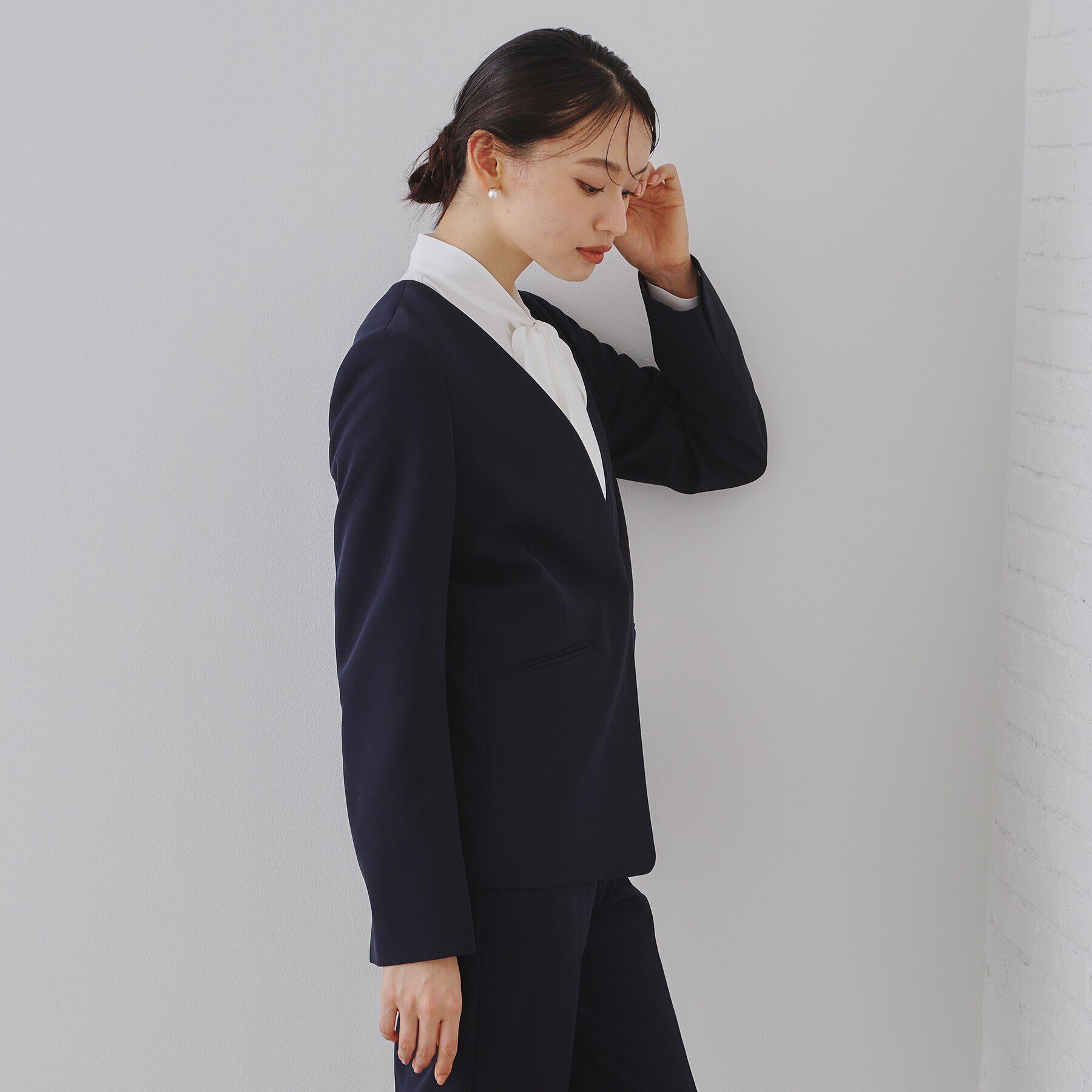 OPAQUE.CLIP「《通勤・セレモニー/セットアップ対応》Vネックジャケット/ダブルクロス【洗濯機洗い可】」|ノーカラージャケット|