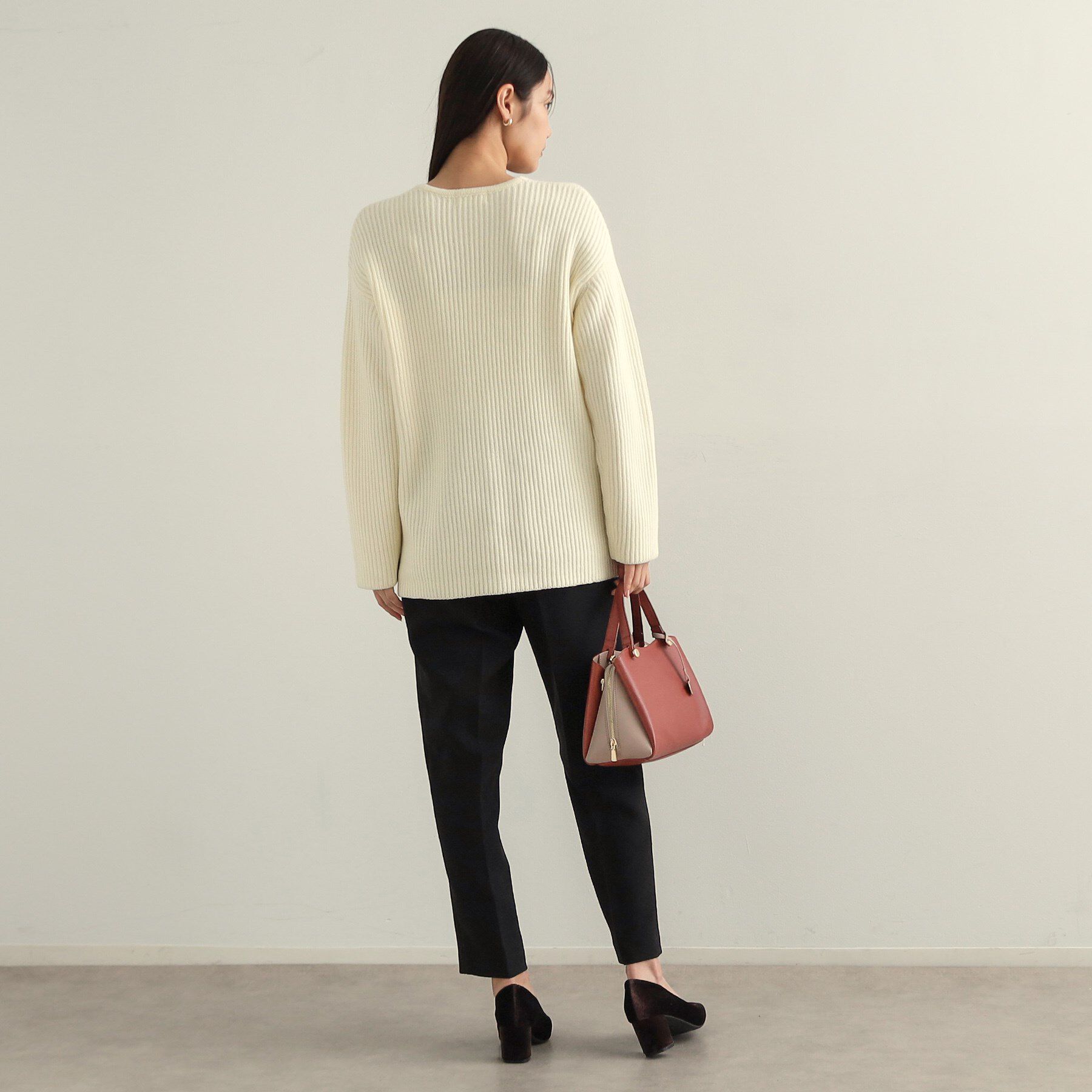 OPAQUE.CLIP「金ボタン付ポケットVネックニット【洗濯機洗い可】」|ニット・セーター|