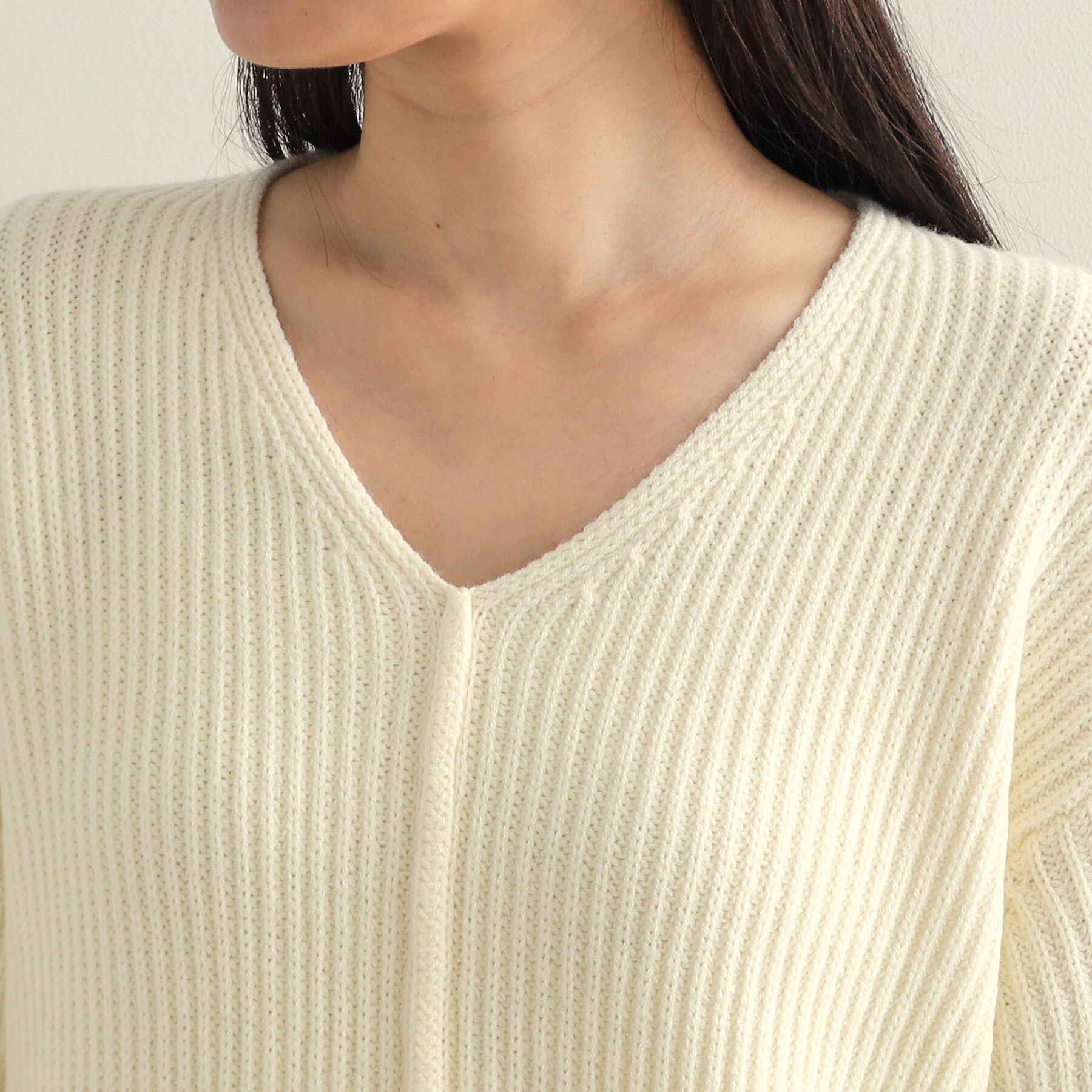 OPAQUE.CLIP「金ボタン付ポケットVネックニット【洗濯機洗い可】」|ニット・セーター|