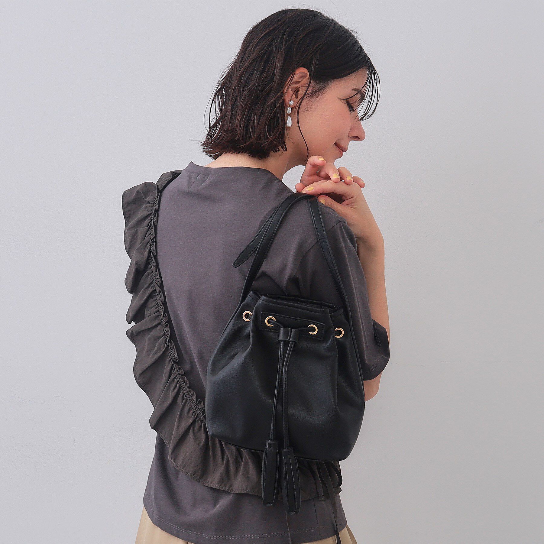 OPAQUE.CLIP「タッセル巾着デザインミニショルダーバッグ」|ショルダー・メッセンジャー|ブラック(019)