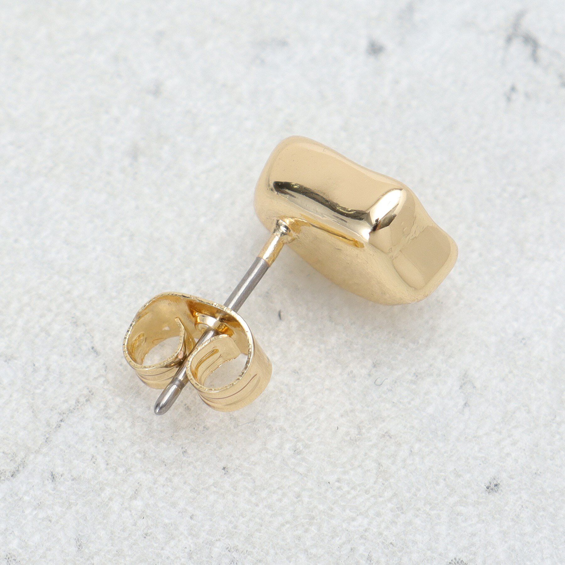 OPAQUE.CLIP「メタル縁取りビジューピアス」|ピアス|