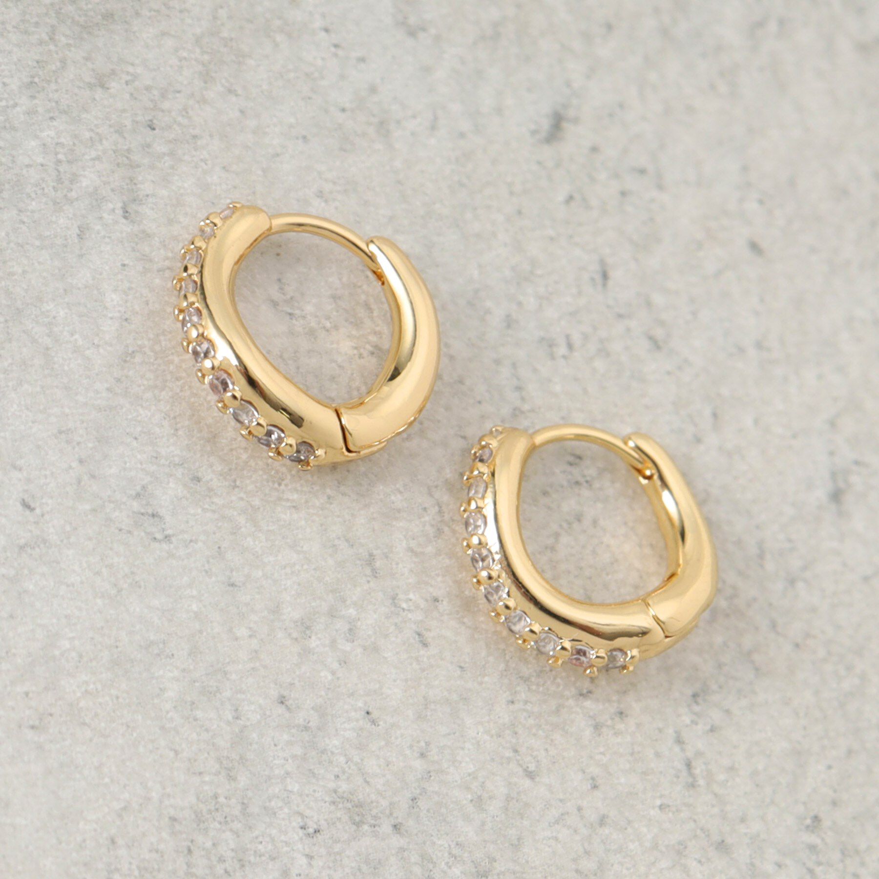 OPAQUE.CLIP「ワンタッチ キラビジューピアス」|ピアス|