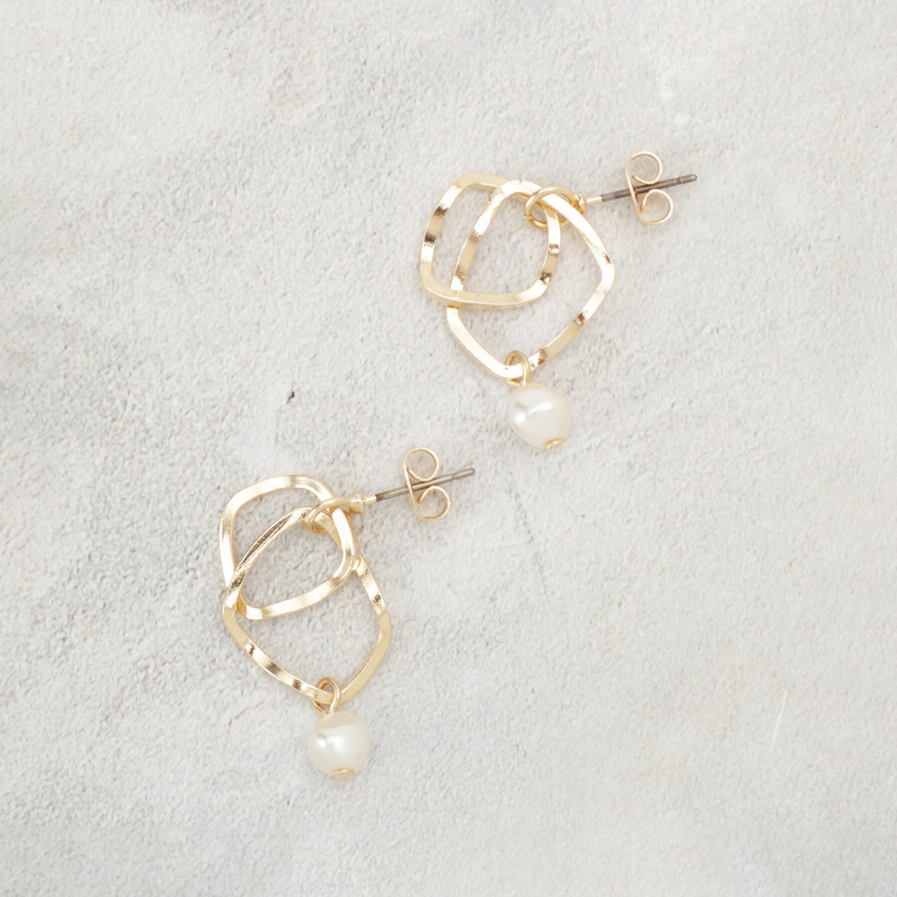 OPAQUE.CLIP「メタル&times;フェイクパールピアス」|ピアス|