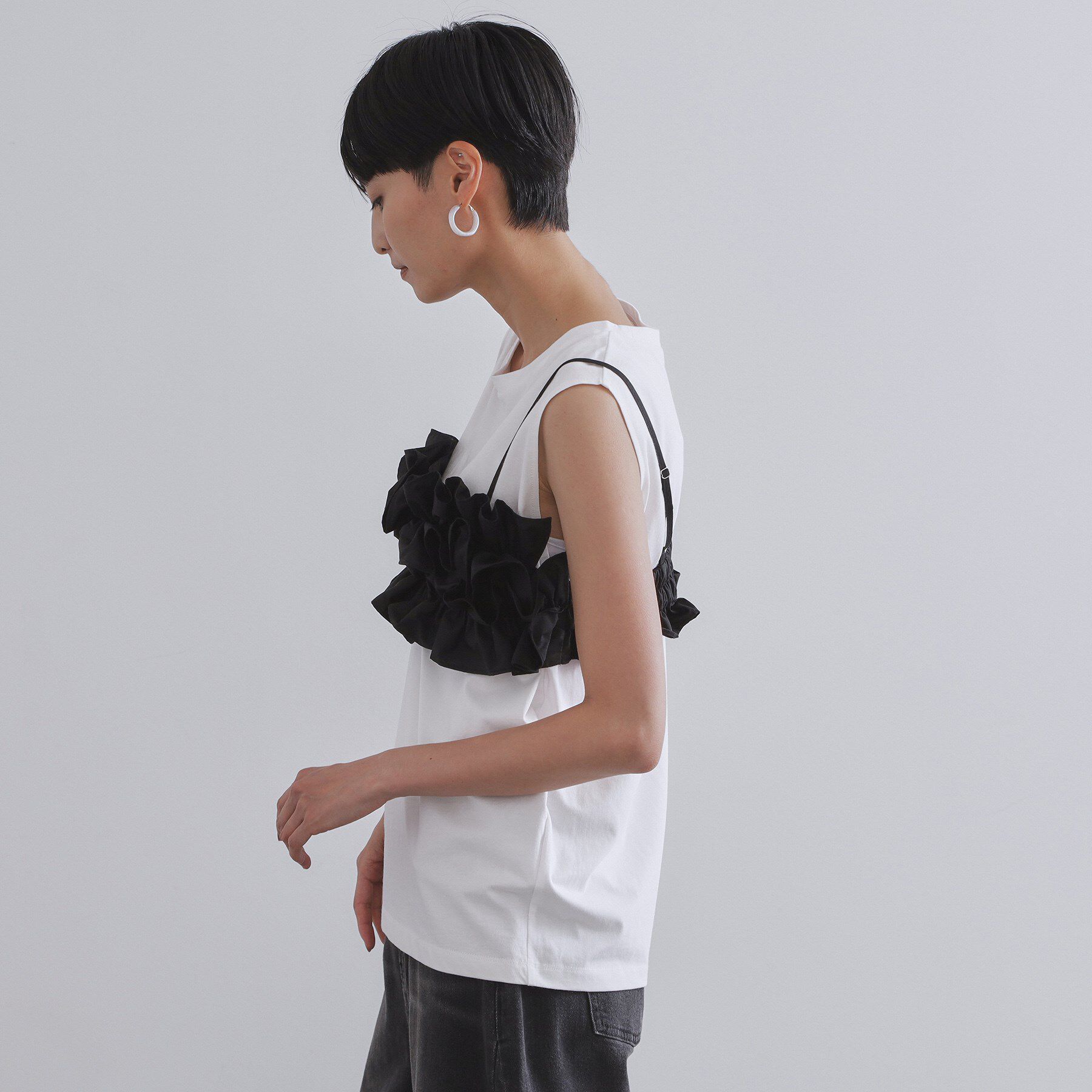 OPAQUE.CLIP「《CanCam掲載》ツインセット/フリルキャミビスチェ&times;フレンチスリーブカットソー【洗濯機洗い可】」|Tシャツ・カットソー|