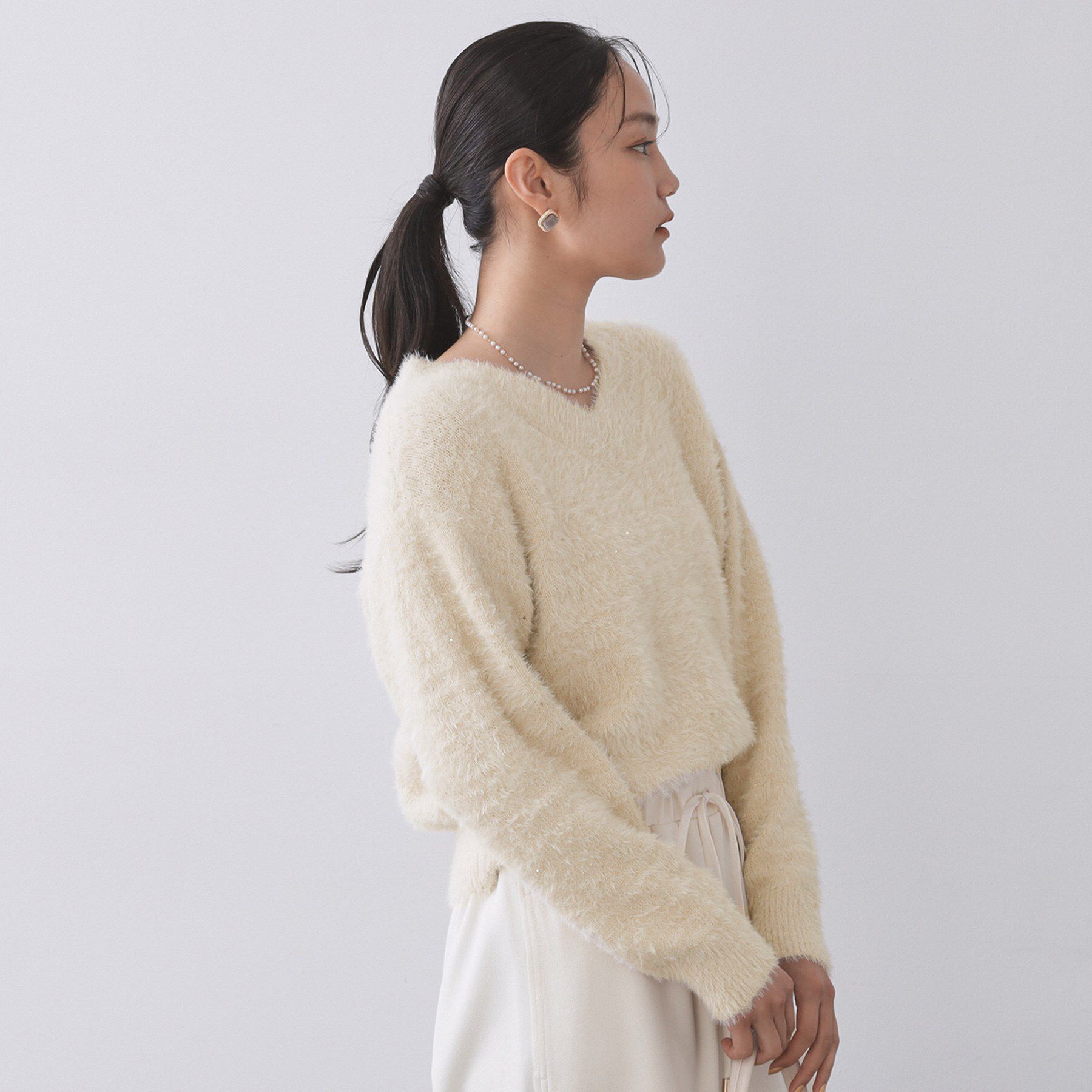 OPAQUE.CLIP「スパンコールフェザーVネックニット【洗濯機OK】」|ニット・セーター|