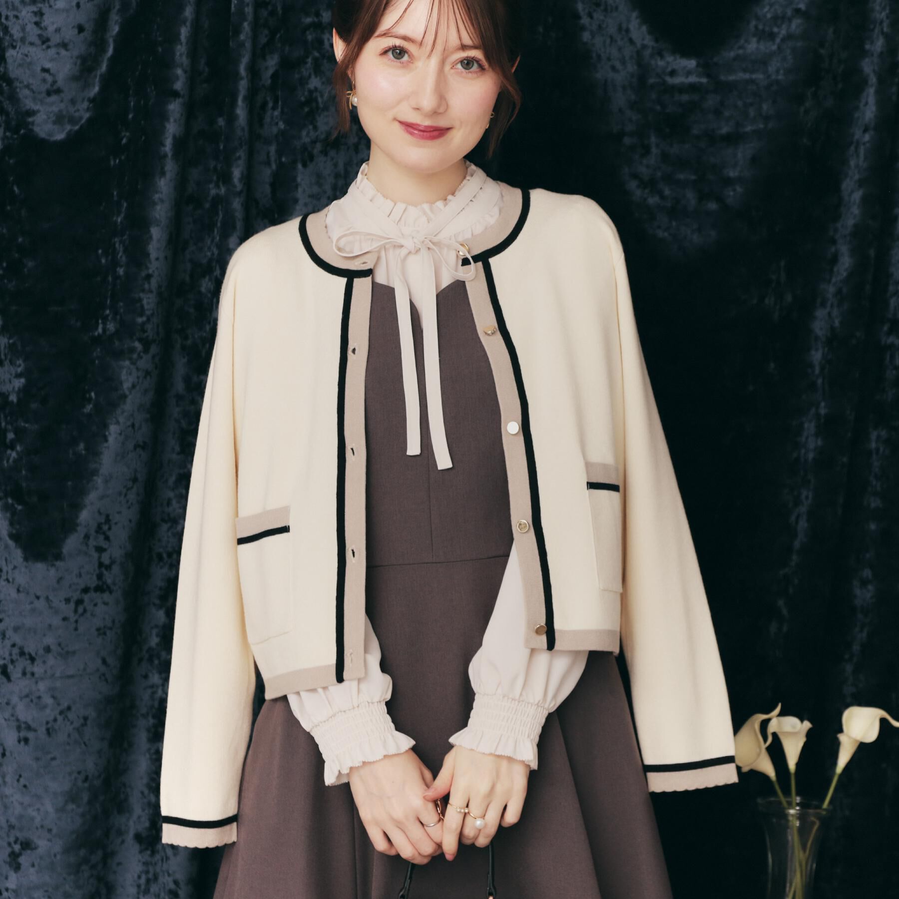 Couture broach「【フェミニン・通勤】タイ付きピコフリルブラウス」|シャツ・ブラウス|