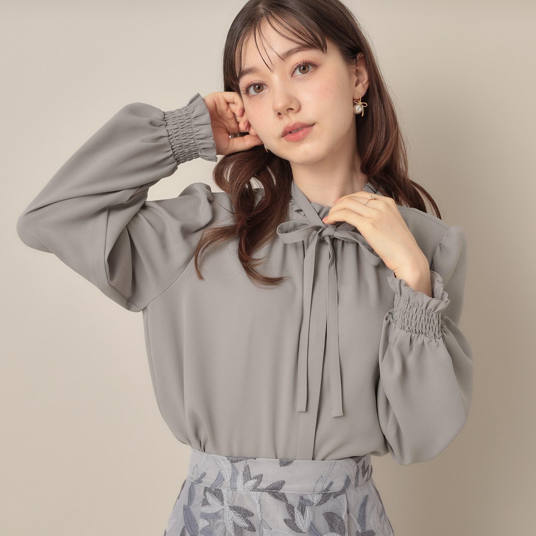 Couture broach「【フェミニン・通勤】タイ付きピコフリルブラウス」|シャツ・ブラウス|