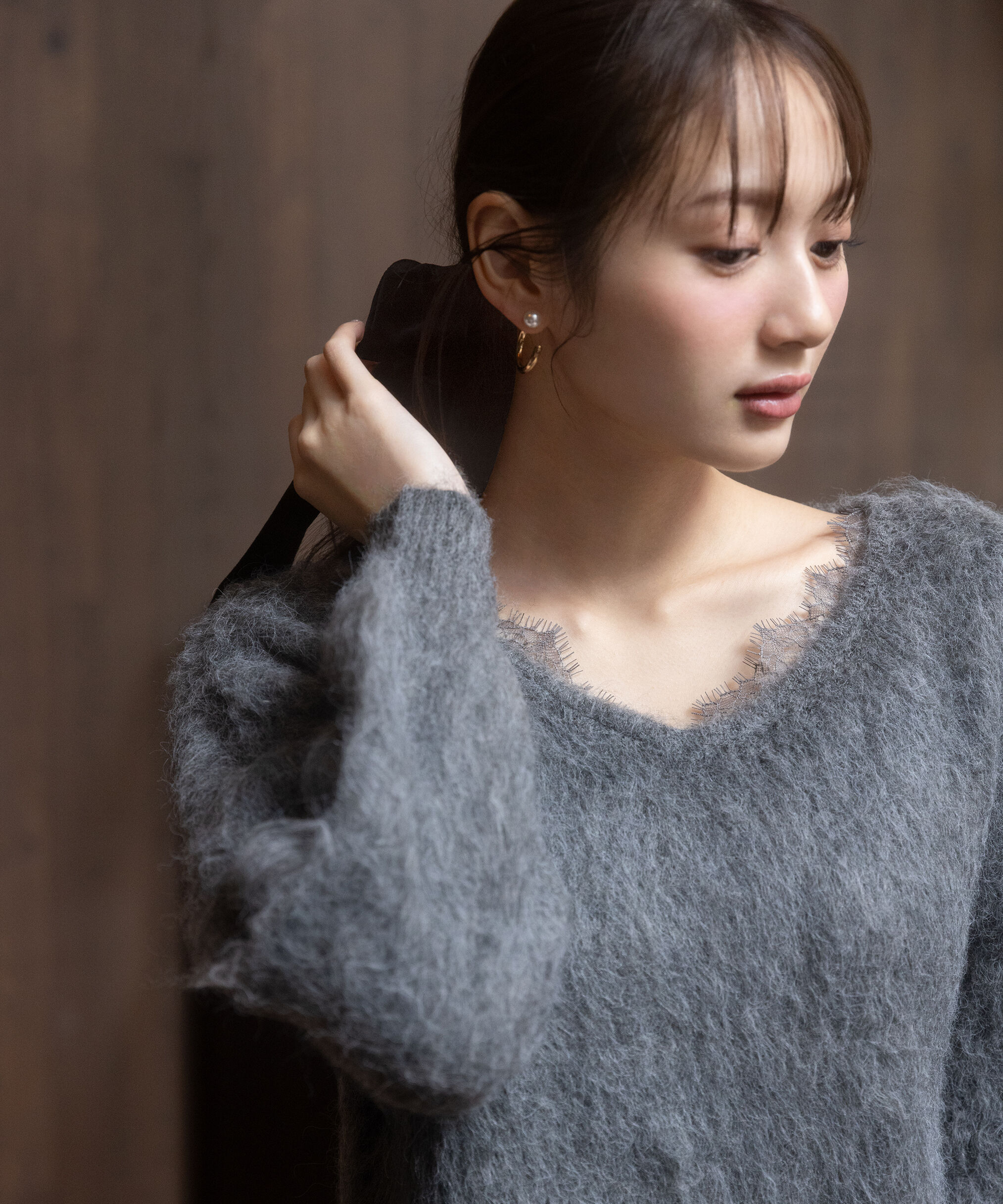 PROPORTION BODY DRESSING「襟元レースニットトップ 25AW」|ニット・セーター|チャコール2