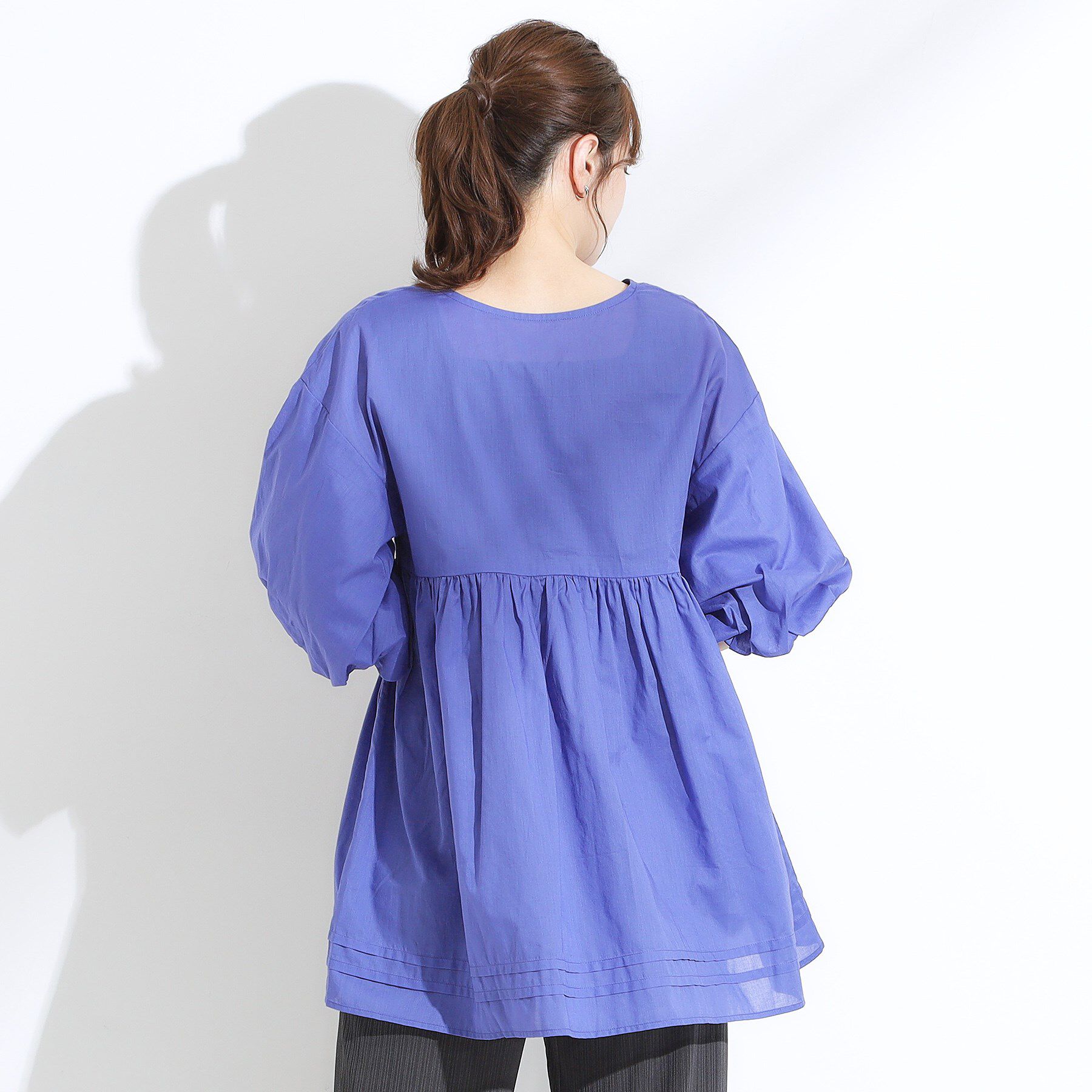 SHOO･LA･RUE「【S-LL】一枚で着映え バルーンスリーブブラウス」|シャツ・ブラウス|