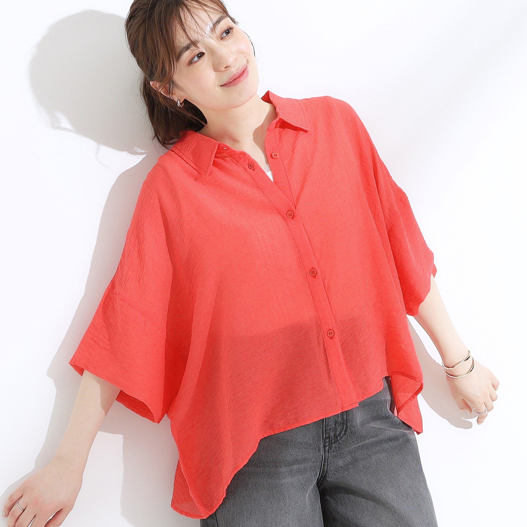 SHOO･LA･RUE「ゆるっと感がこなれ見え ワッシャーシアー半袖シャツ」|シャツ・ブラウス|レッド(062)