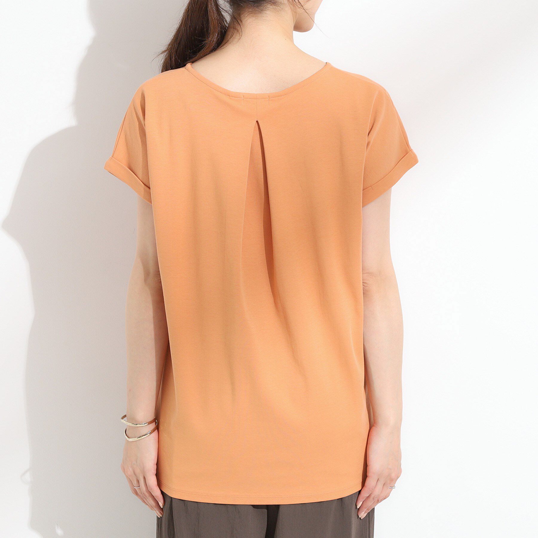 SHOO･LA･RUE「【汗ジミ防止/ひんやり/UV】ロゴプリントTシャツ」|Tシャツ・カットソー|