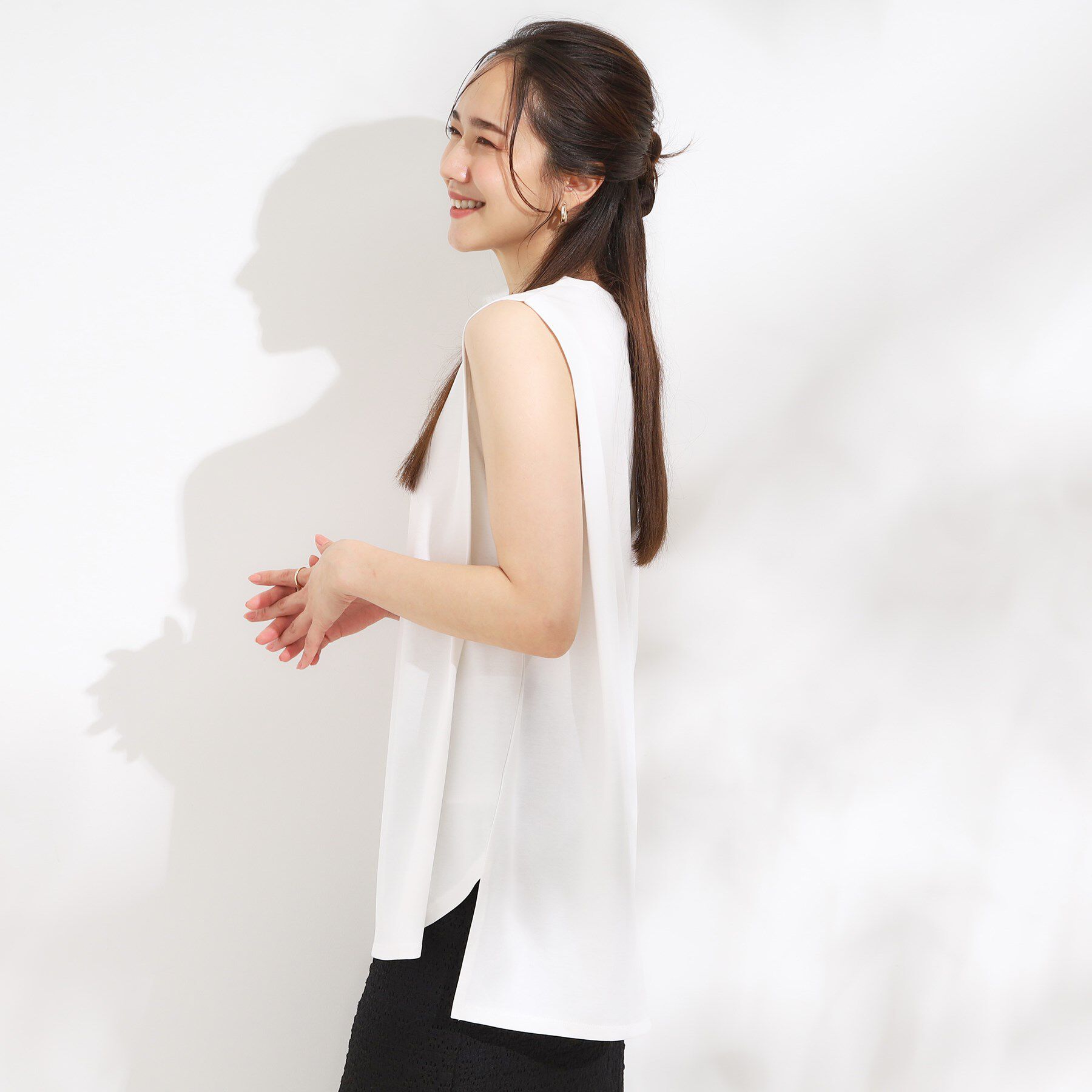 SHOO･LA･RUE「【汗ジミ軽減/ひんやり/UV】大人のヘルシーな着こなしに タックノースリーブチュニック」|チュニック|