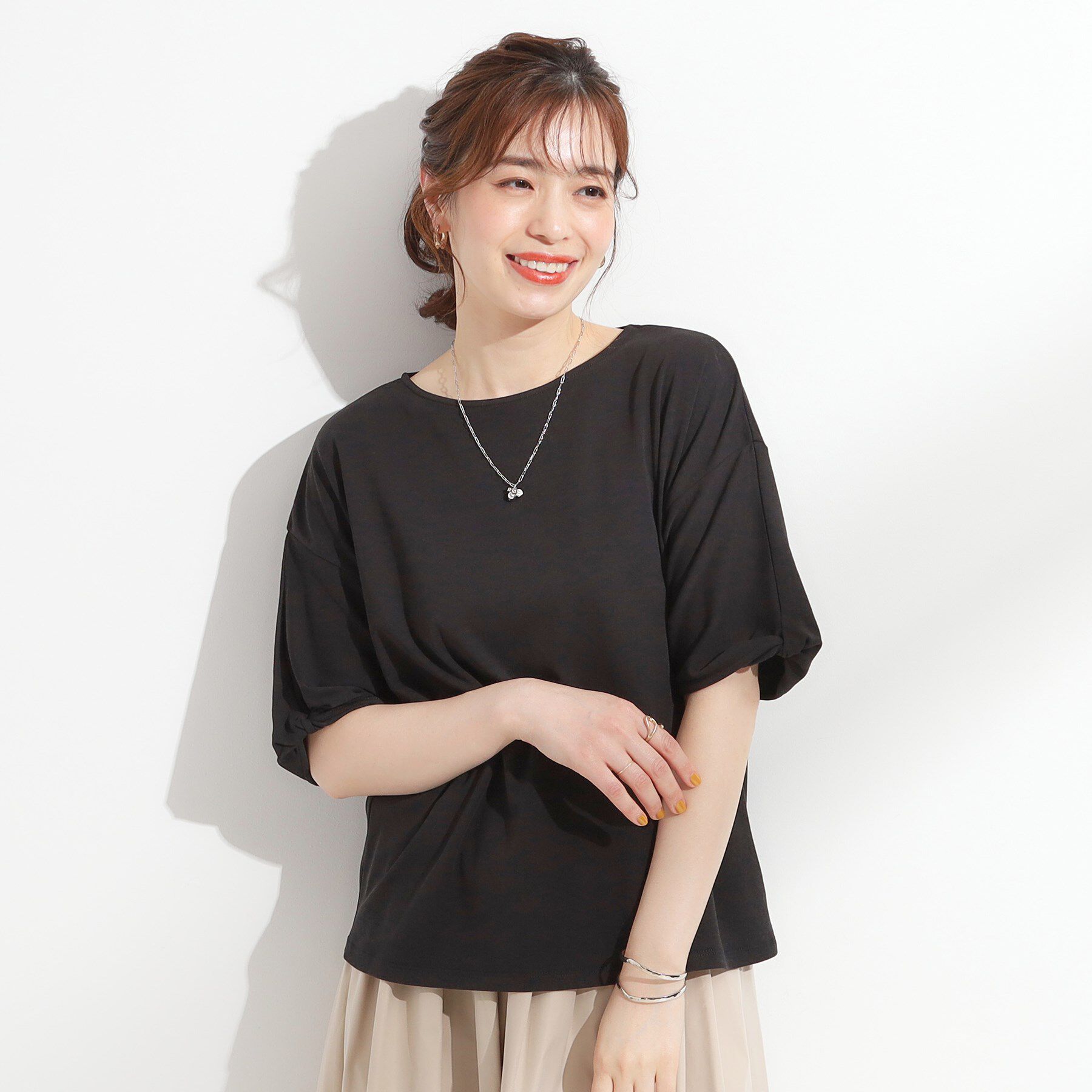 SHOO･LA･RUE「【ひんやり/洗える/S-LL】袖ねじりシルケットトップス」|Tシャツ・カットソー|