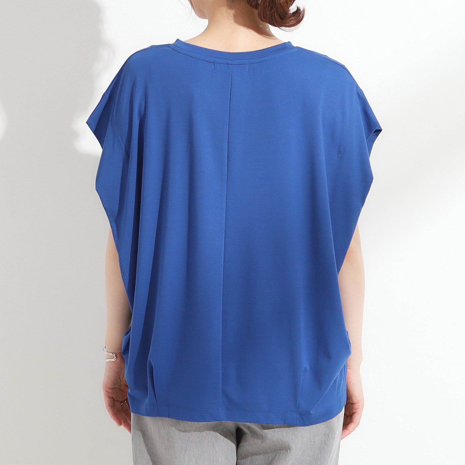 SHOO･LA･RUE「【S-LL/ひんやり/UV】二の腕をきれいにカバー ショルダータックトップス」|Tシャツ・カットソー|